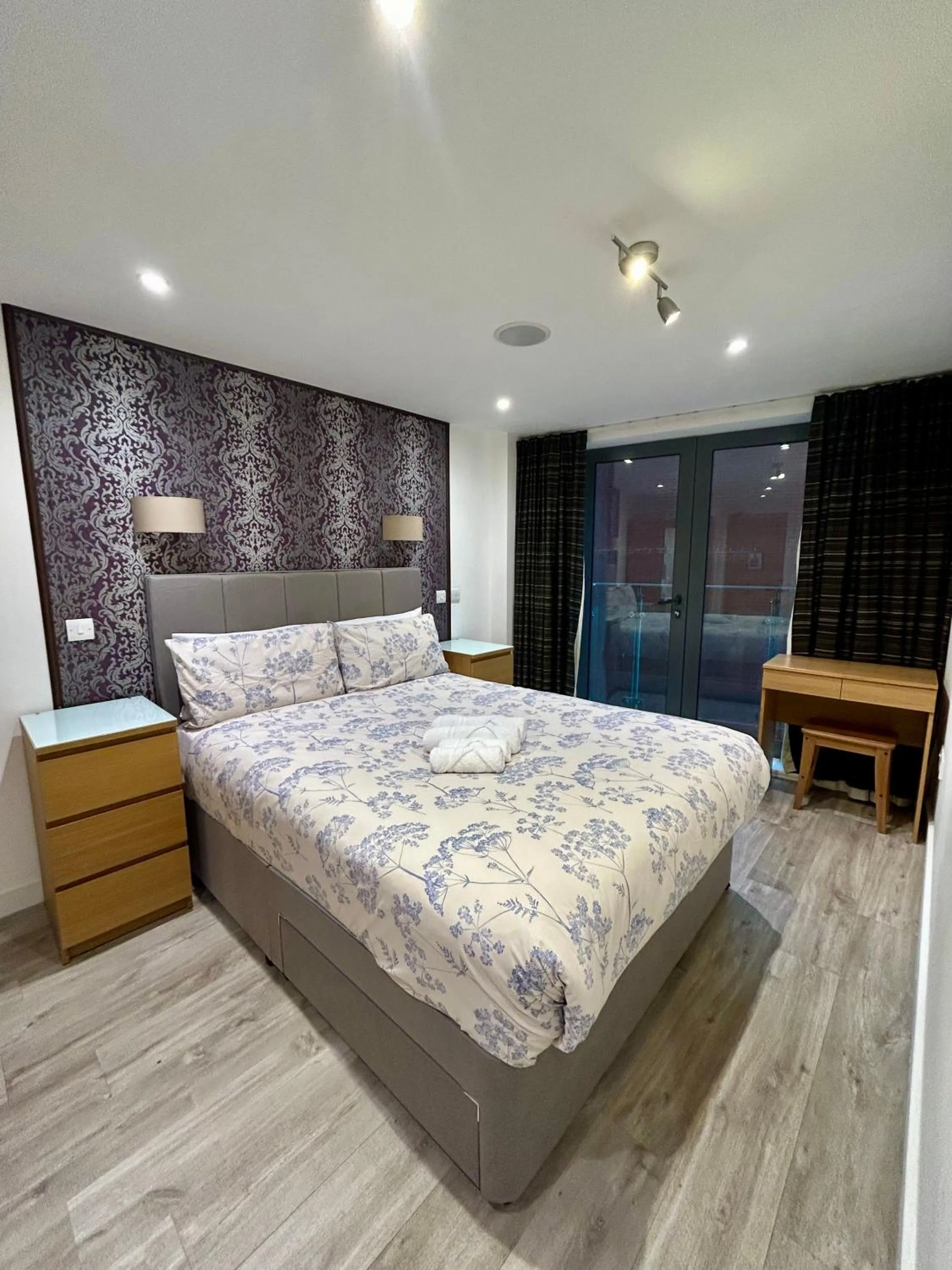 Cosy City Centre Location, Hydro Massage Showe