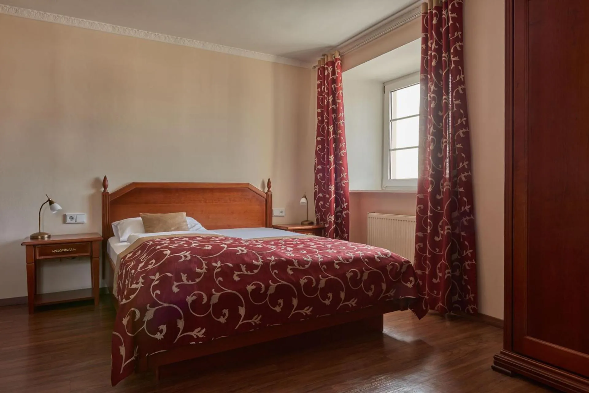 Bed in Hotel Donauhof