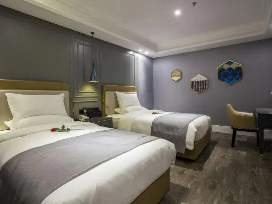 Lano Hotel Zhenjiang South High-speed Railway Station Baolong Plaza