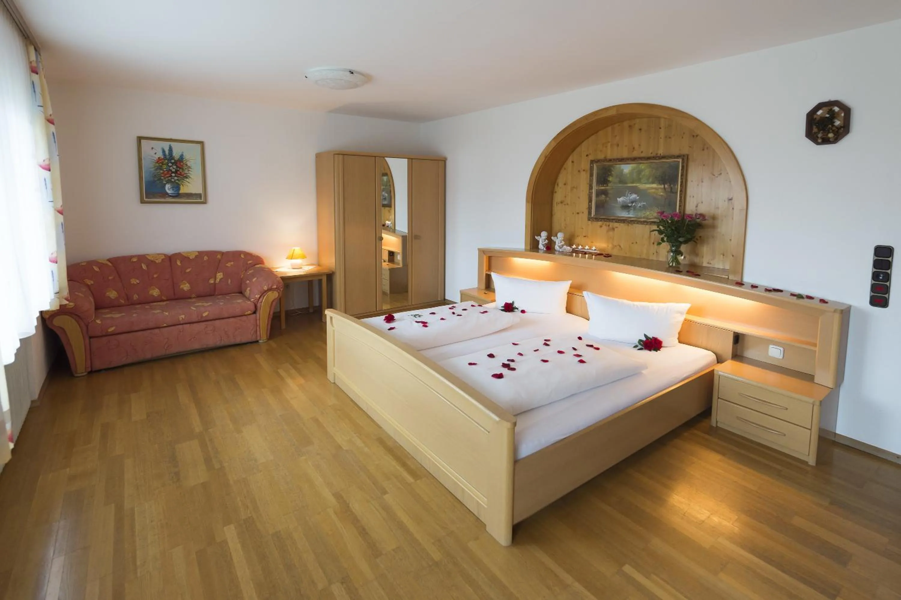 Photo of the whole room, Bed in Hotel Dreisonnenberg