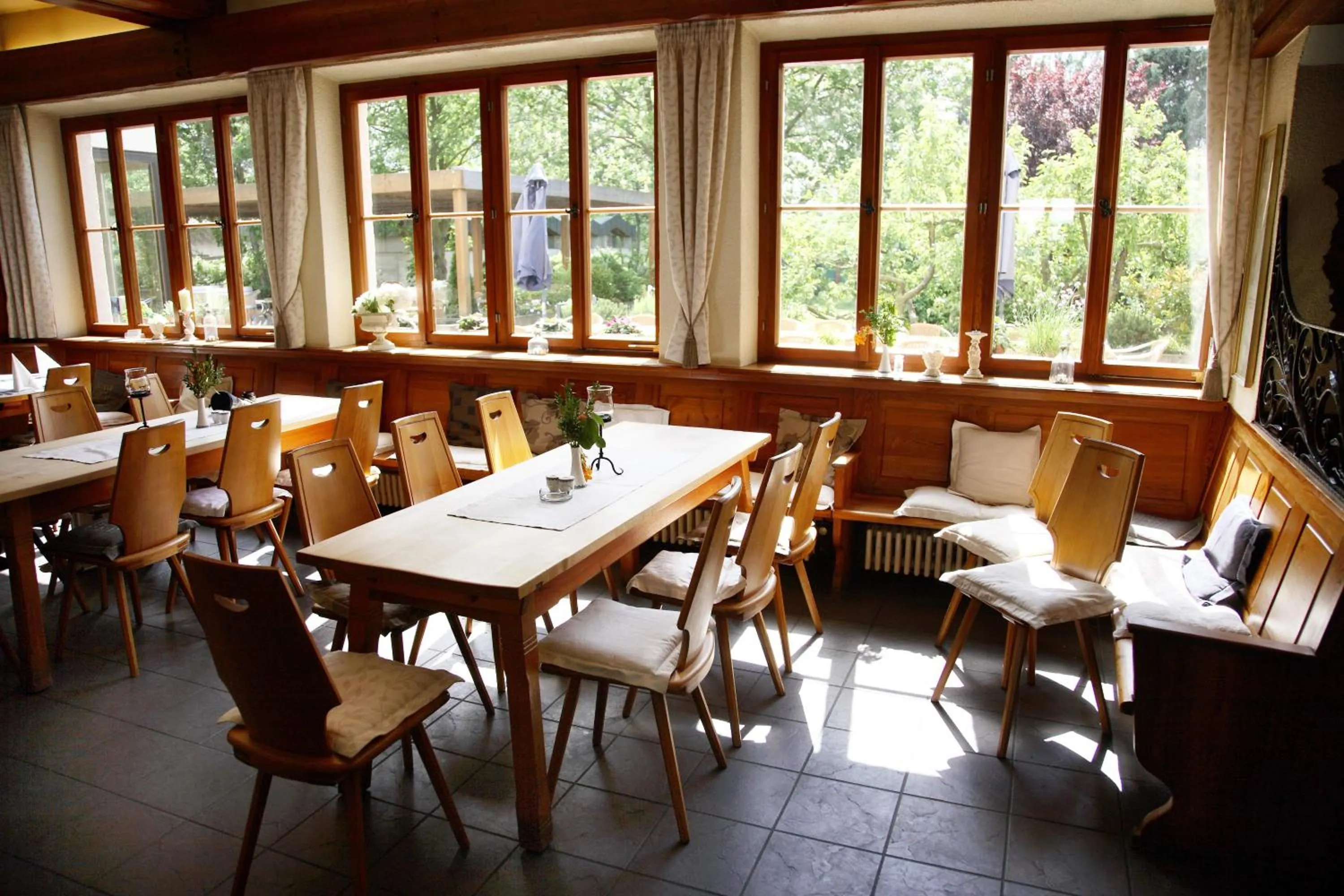 Restaurant/places to eat in NP Hotel Ullrich