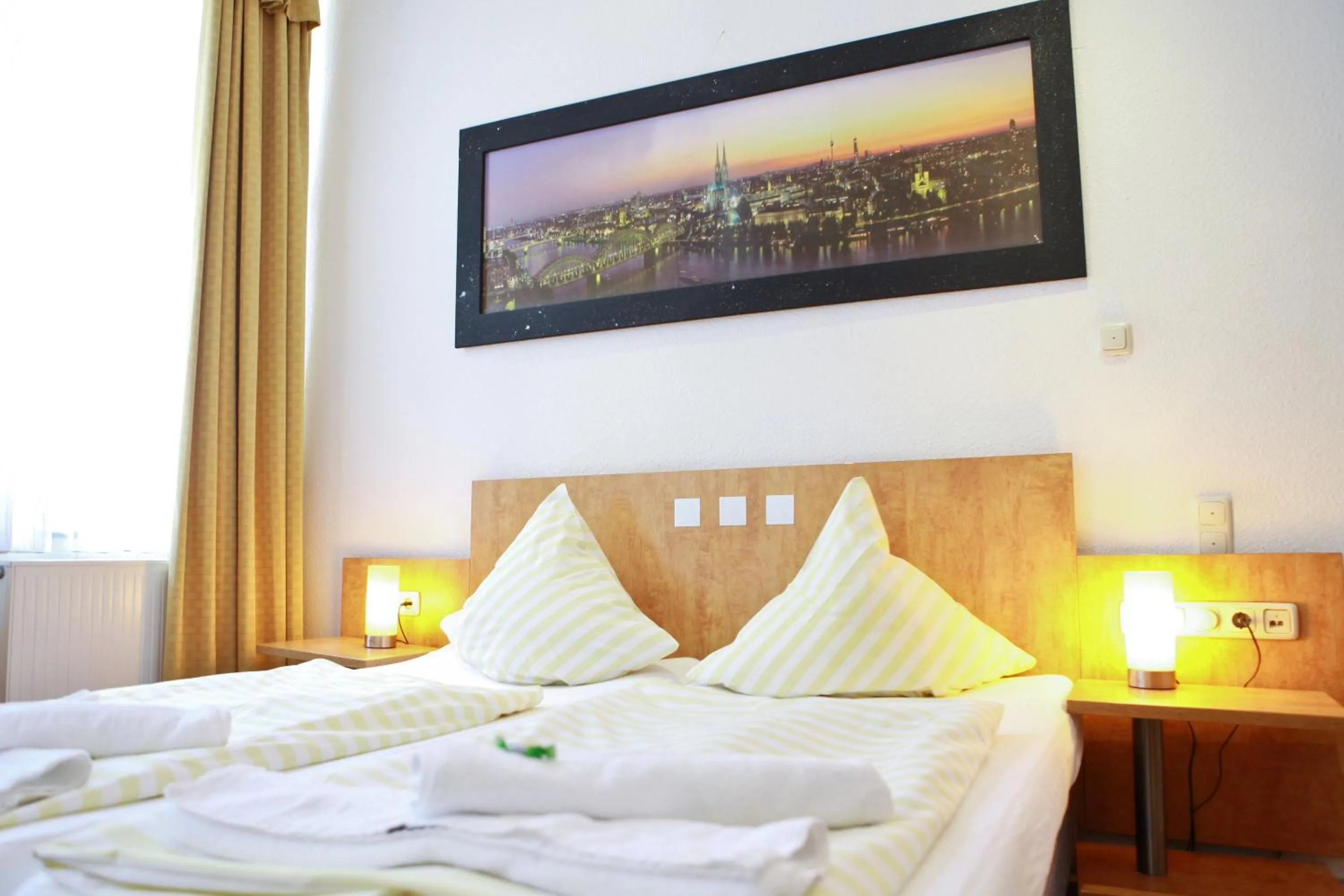 Bed in City Hotel Storch