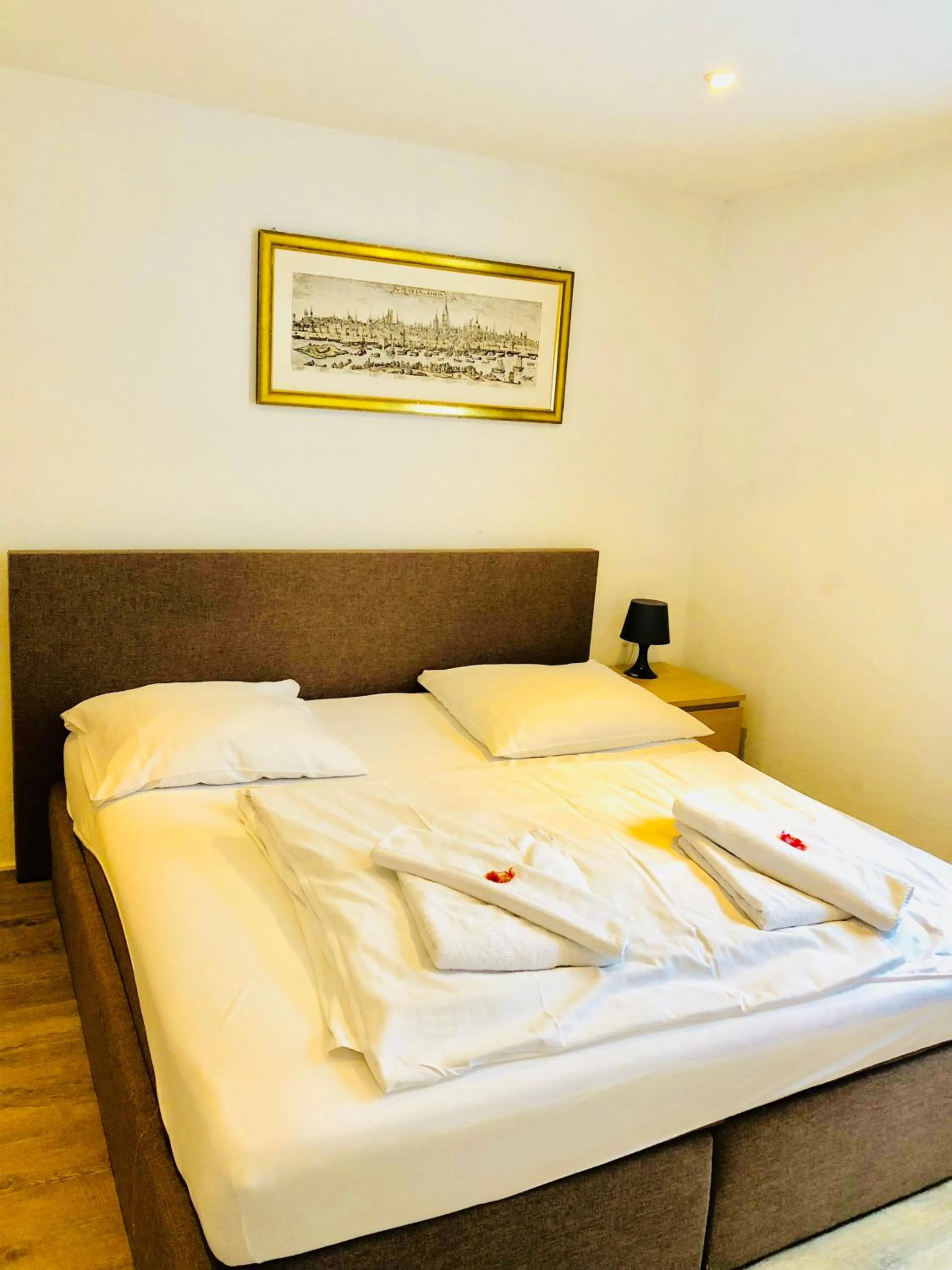 Bed in City Hotel Storch