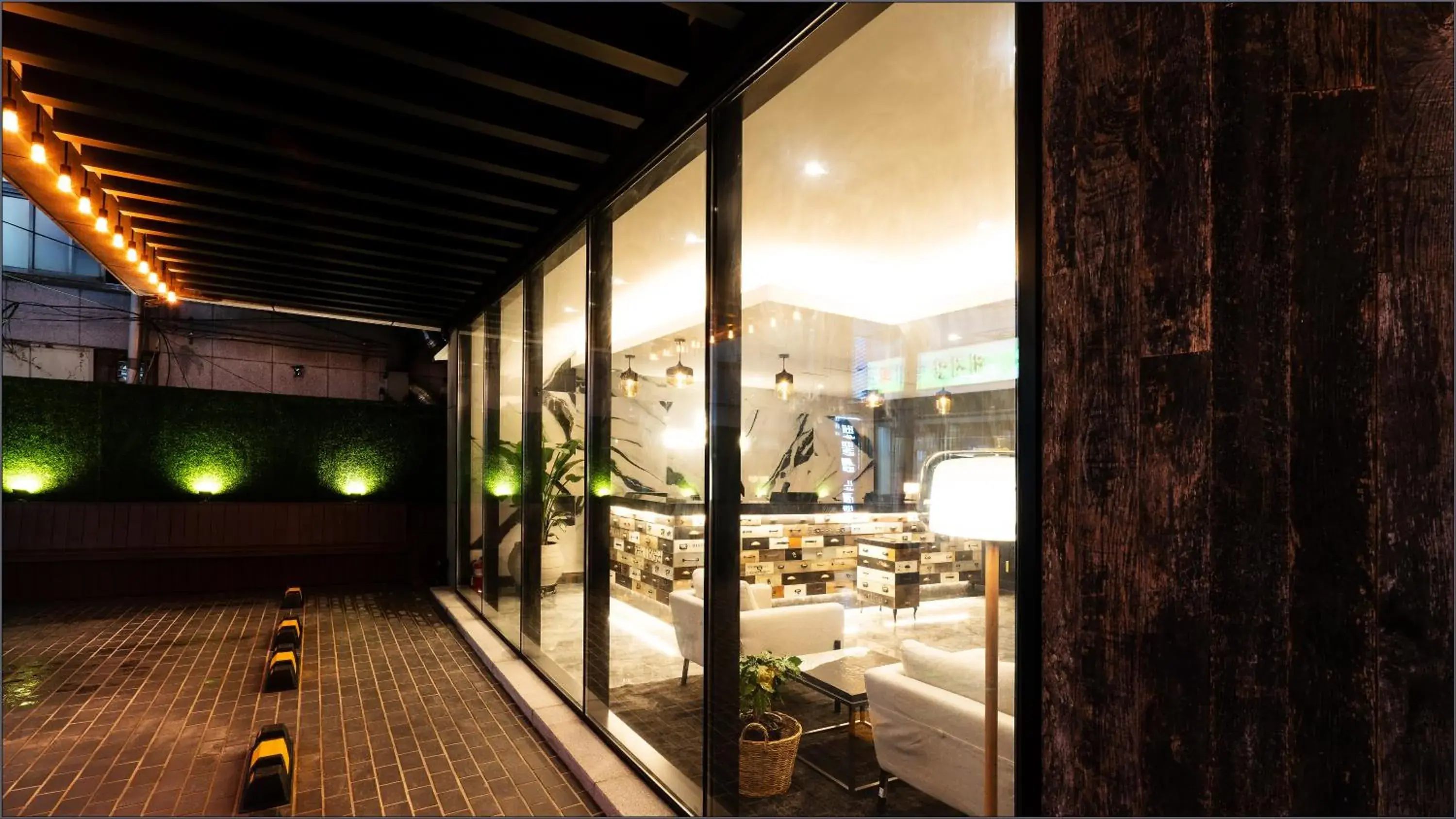 Property building in LALA VIANCO BUSINESS Hotel Property building in LALA VIANCO BUSINESS Hotel