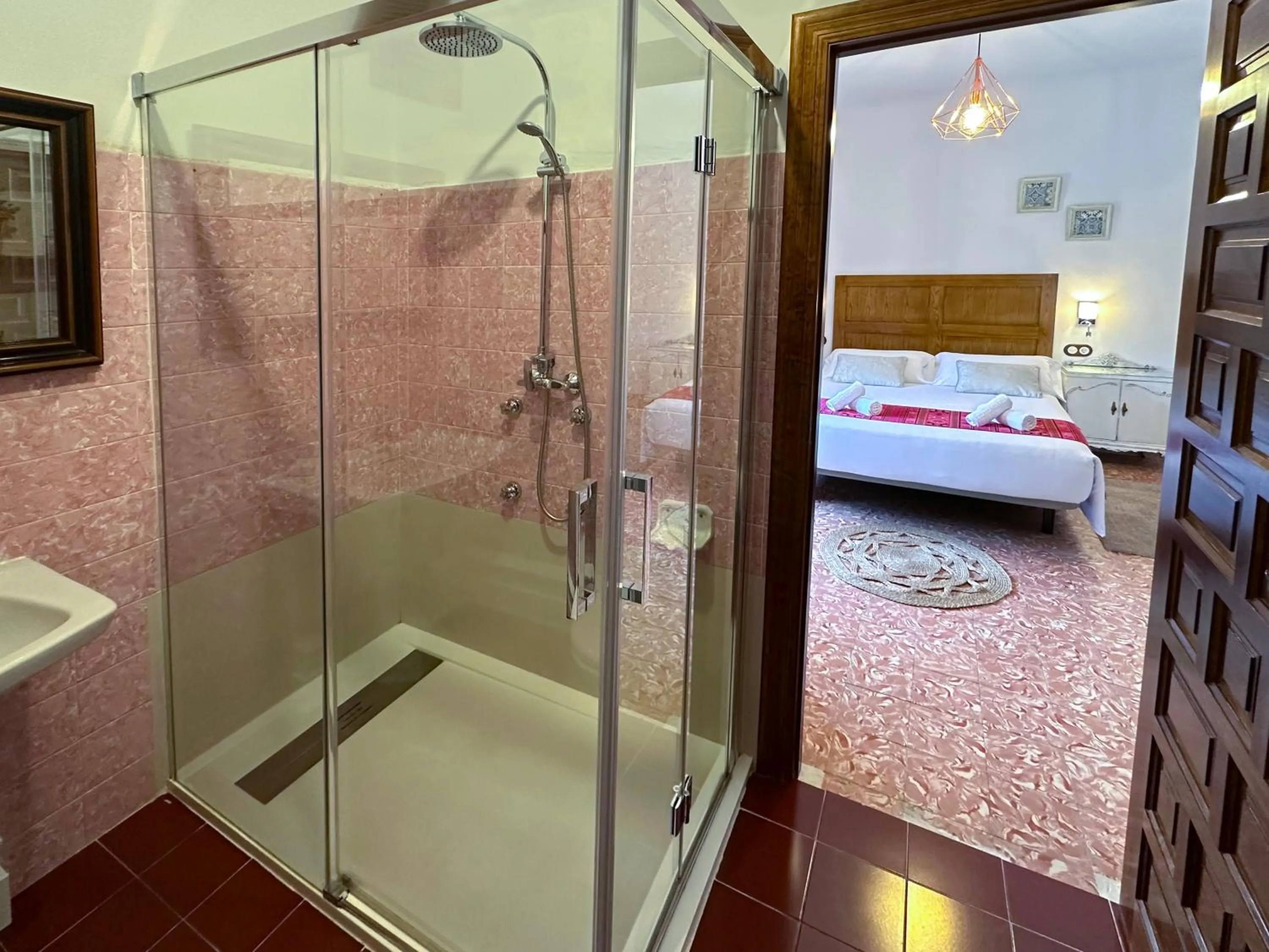 Shower, Bed in Casa del Juez, Alojamiento rural singular