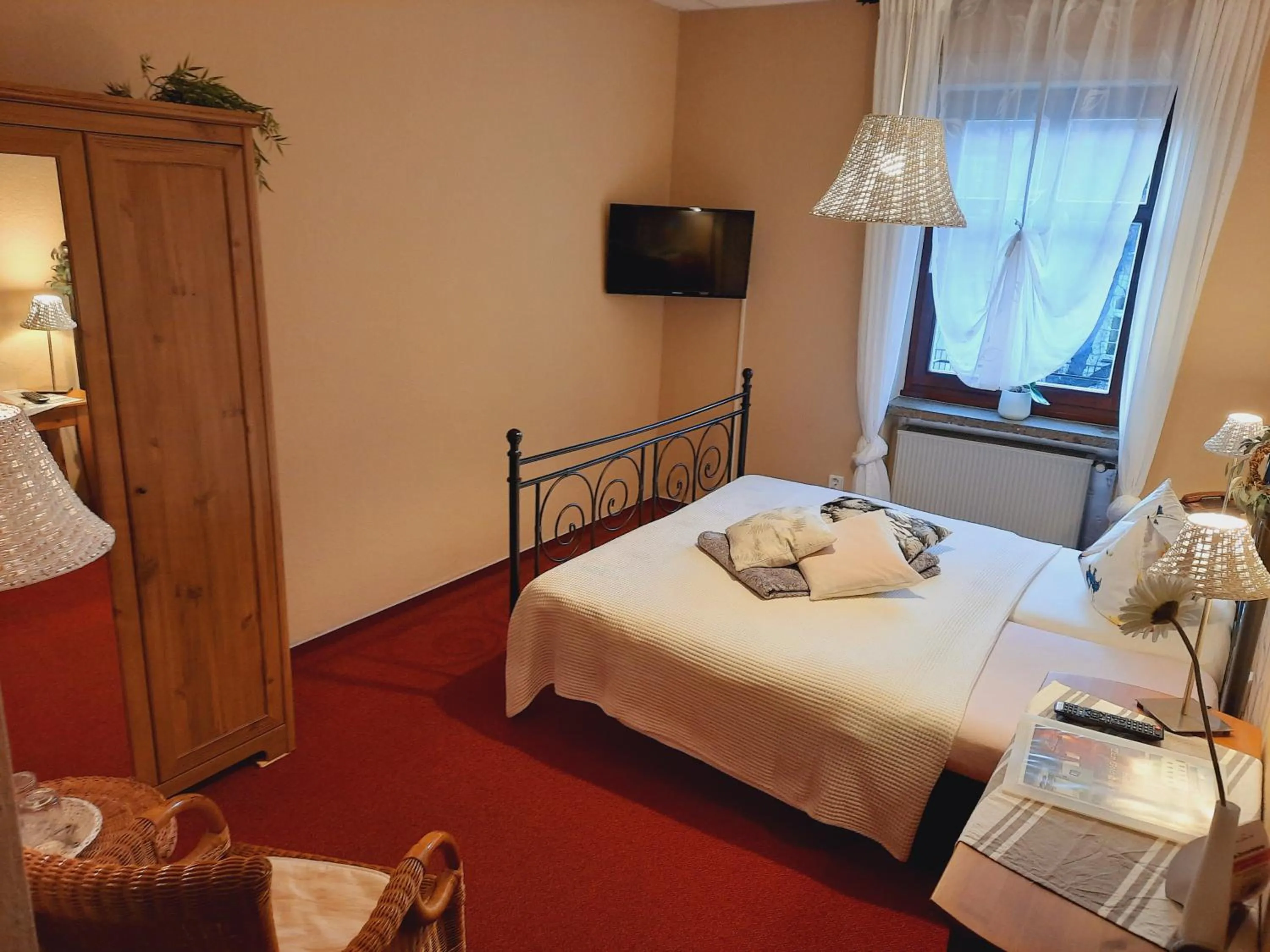 Photo of the whole room, Bed in Hermanns Hotel Zum Goldenen Stern