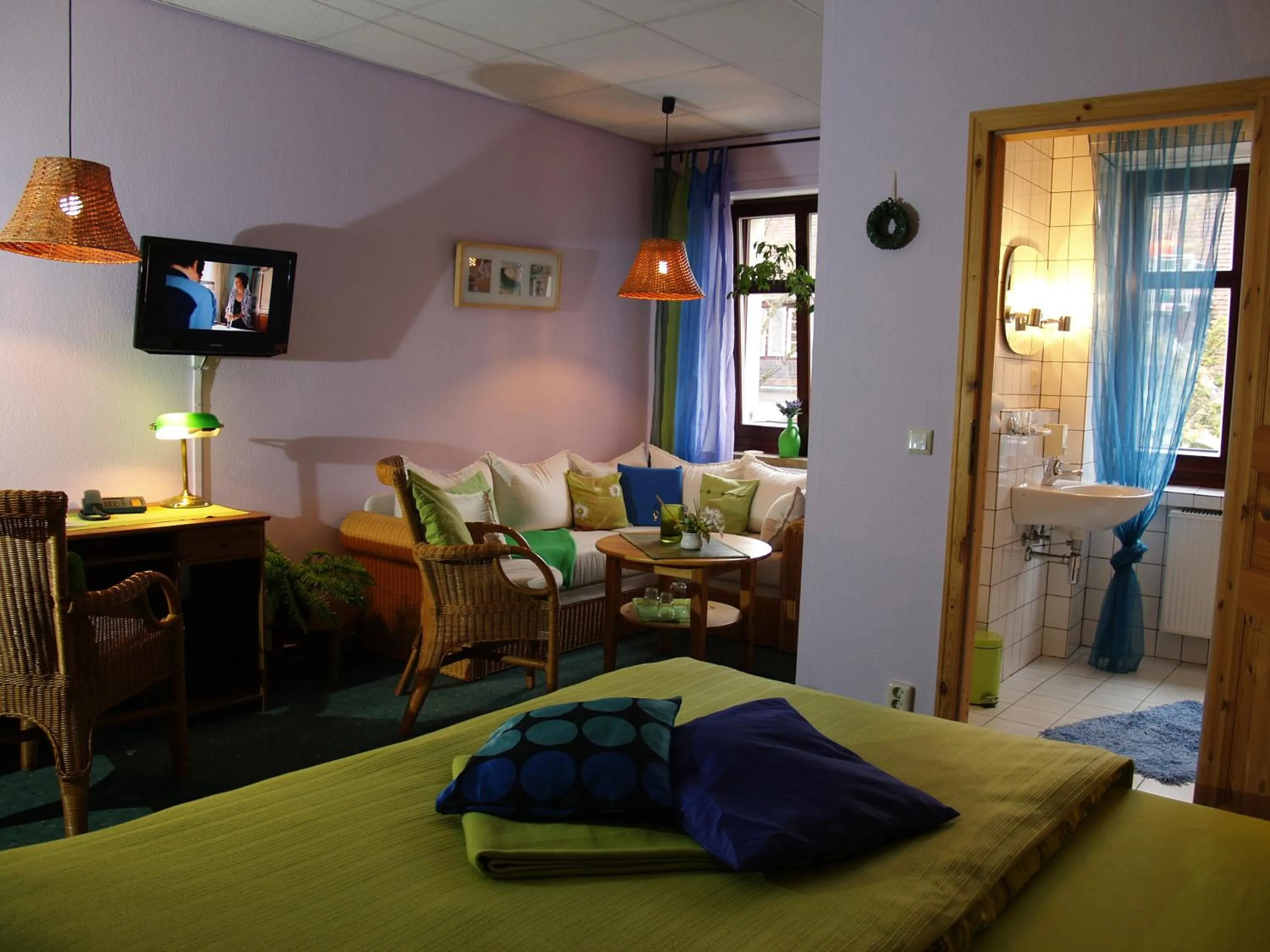 Photo of the whole room, Bed in Hermanns Hotel Zum Goldenen Stern