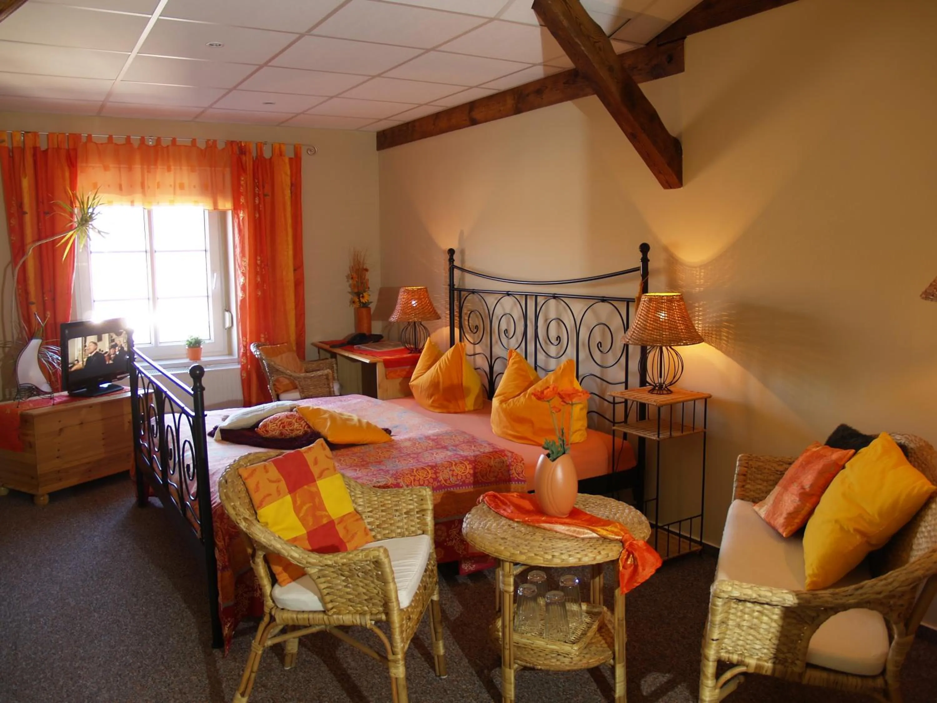 Photo of the whole room, Bed in Hermanns Hotel Zum Goldenen Stern