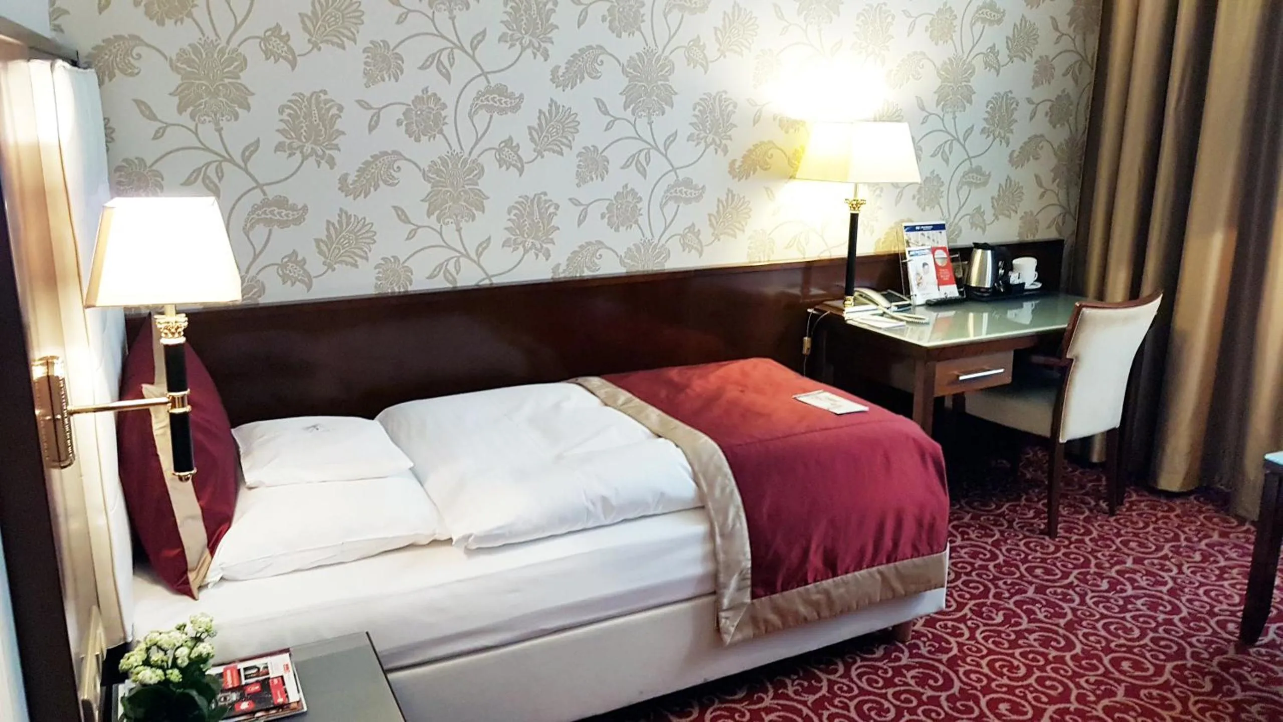 Photo of the whole room, Bed in Best Western Plus Hotel StadtPalais