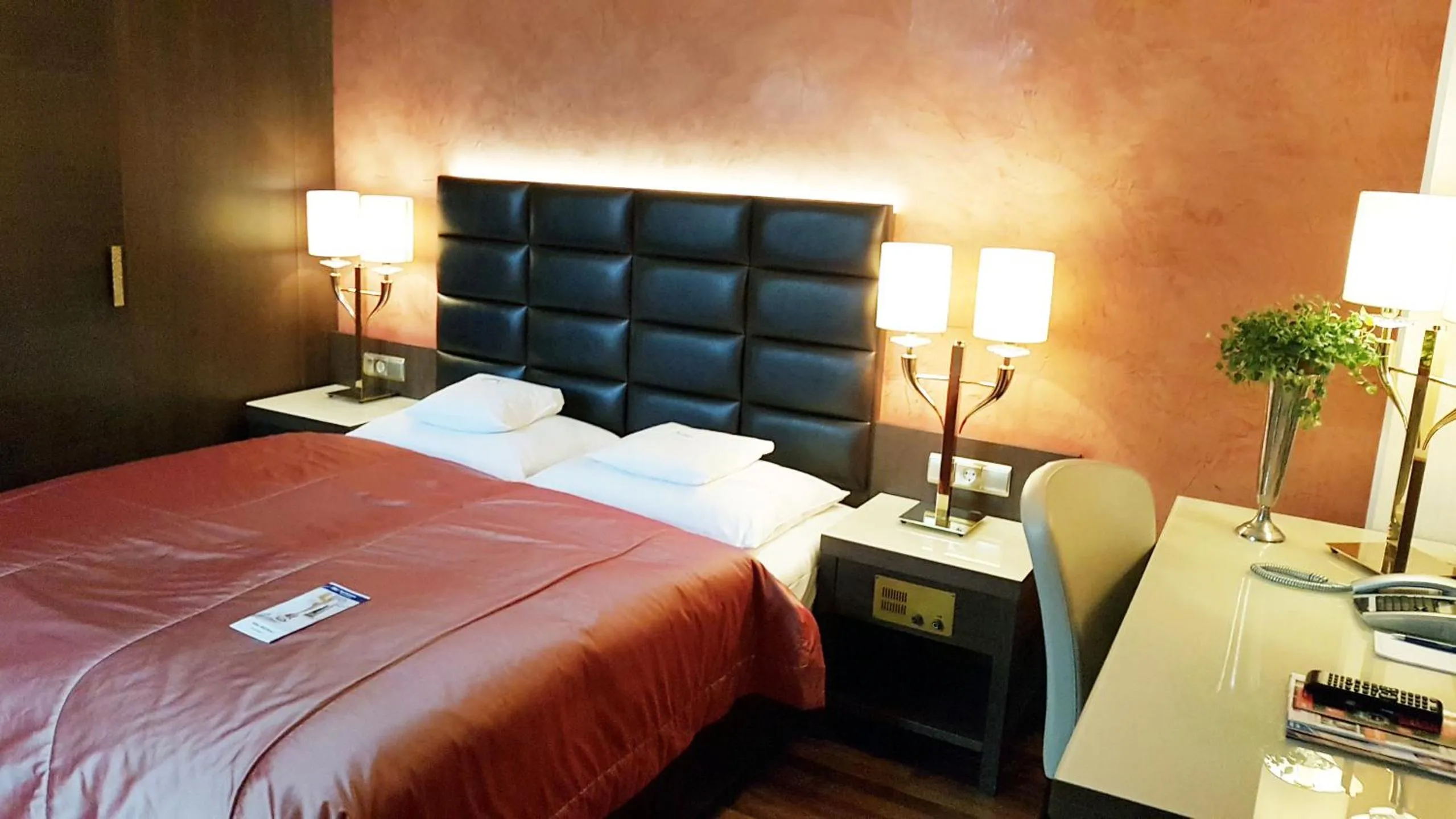 Bed in Best Western Plus Hotel StadtPalais