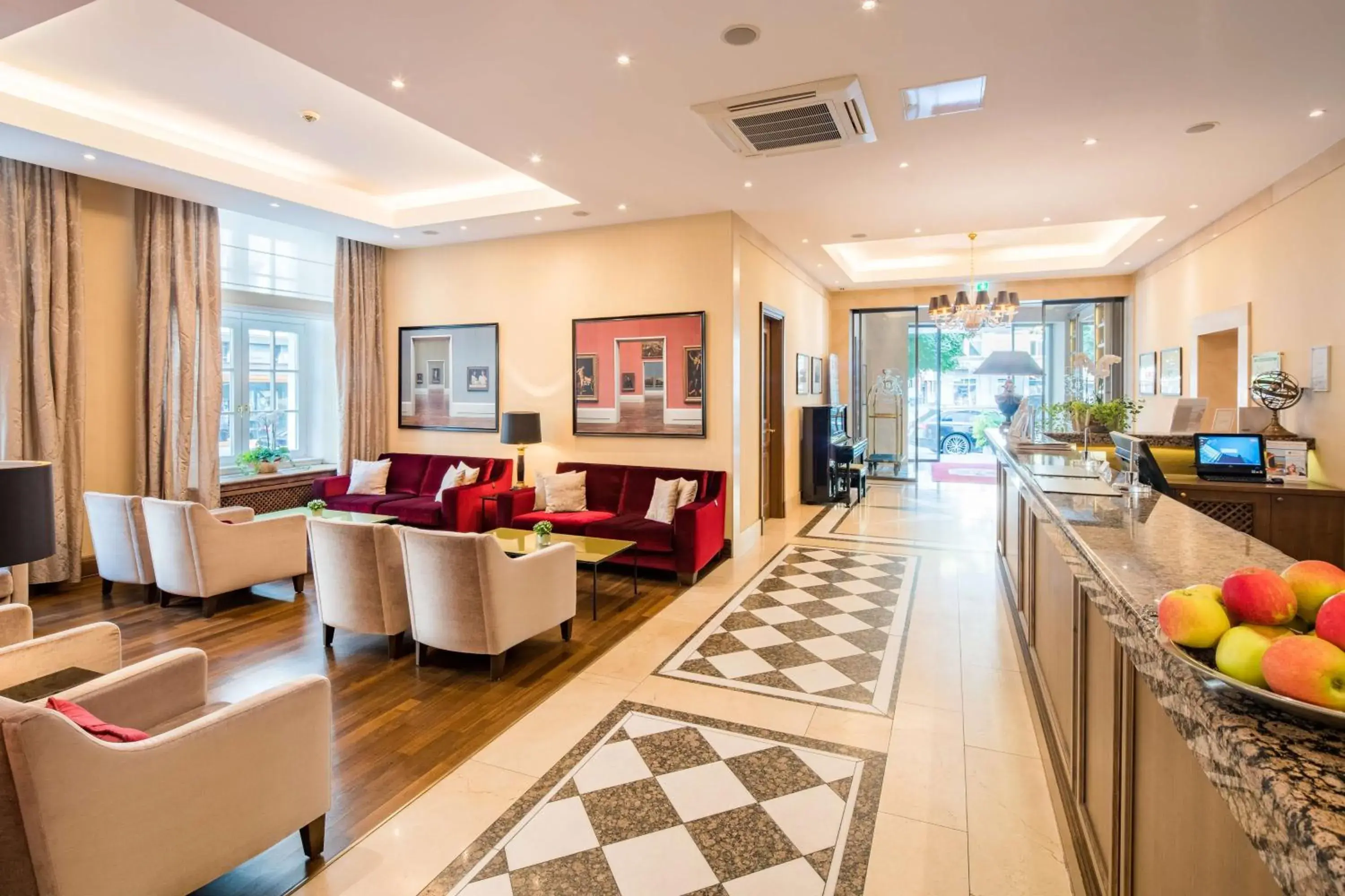 Lobby or reception in Best Western Plus Hotel StadtPalais Lobby or reception in Best Western Plus Hotel StadtPalais