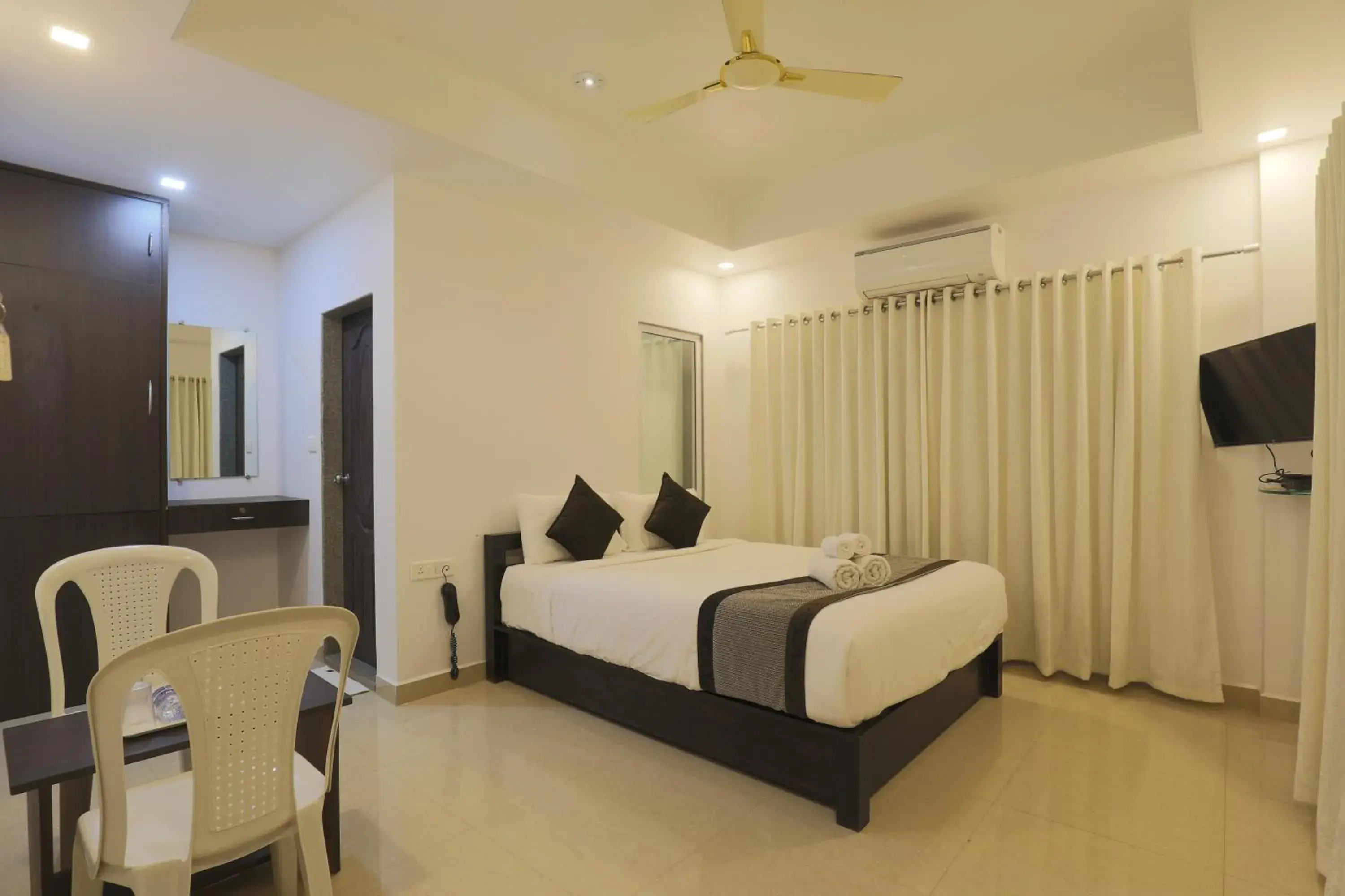 Photo of the whole room, Bed in Aaria Hills Photo of the whole room, Bed in Aaria Hills