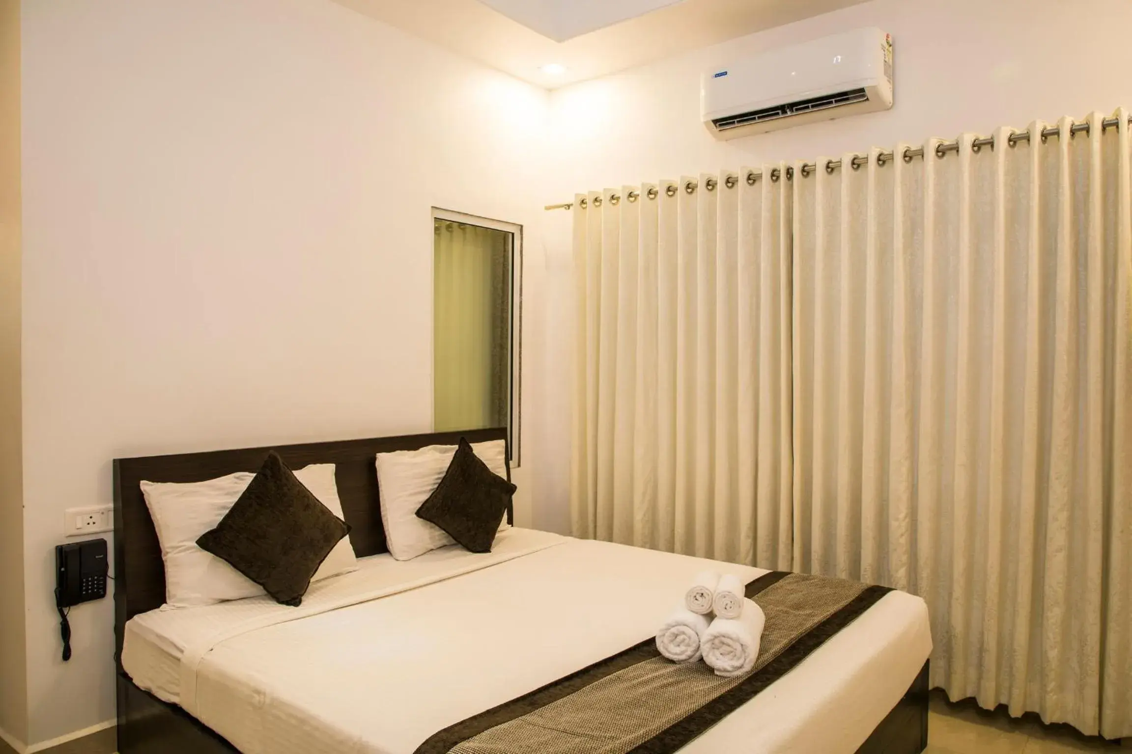 Photo of the whole room, Bed in Aaria Hills Photo of the whole room, Bed in Aaria Hills