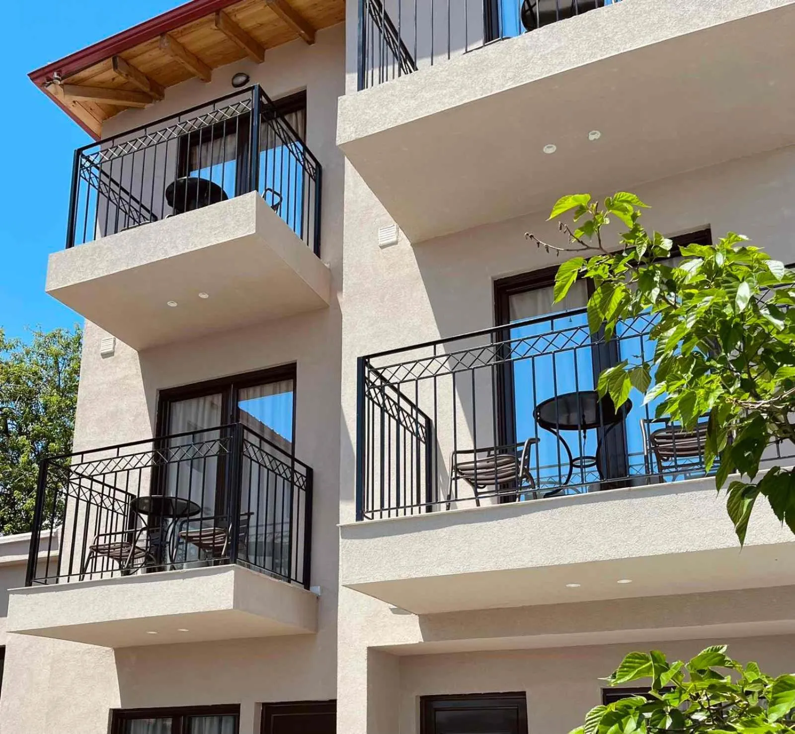 Property building in Oro