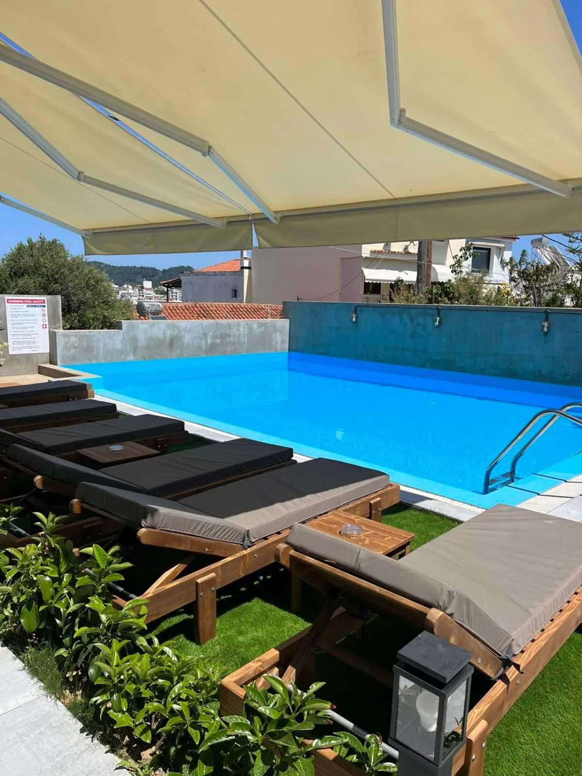 Swimming pool in Oro