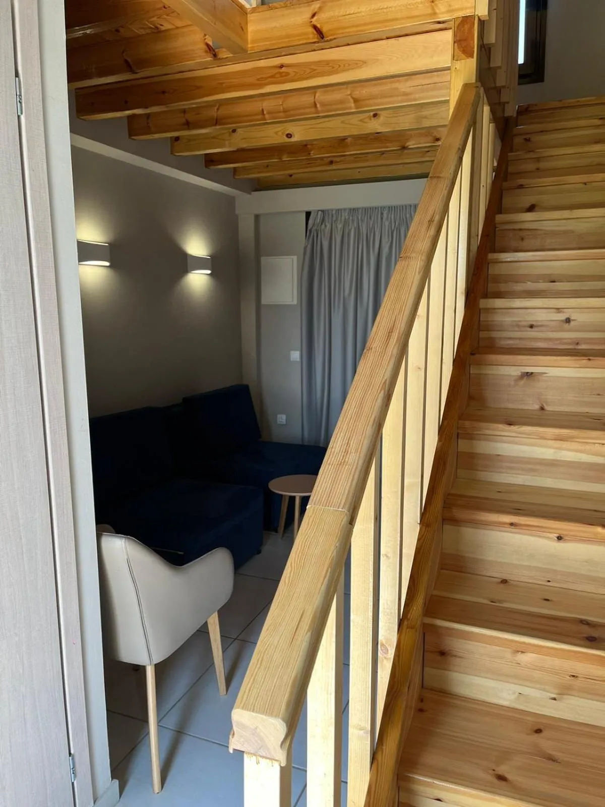 Seating area in Oro
