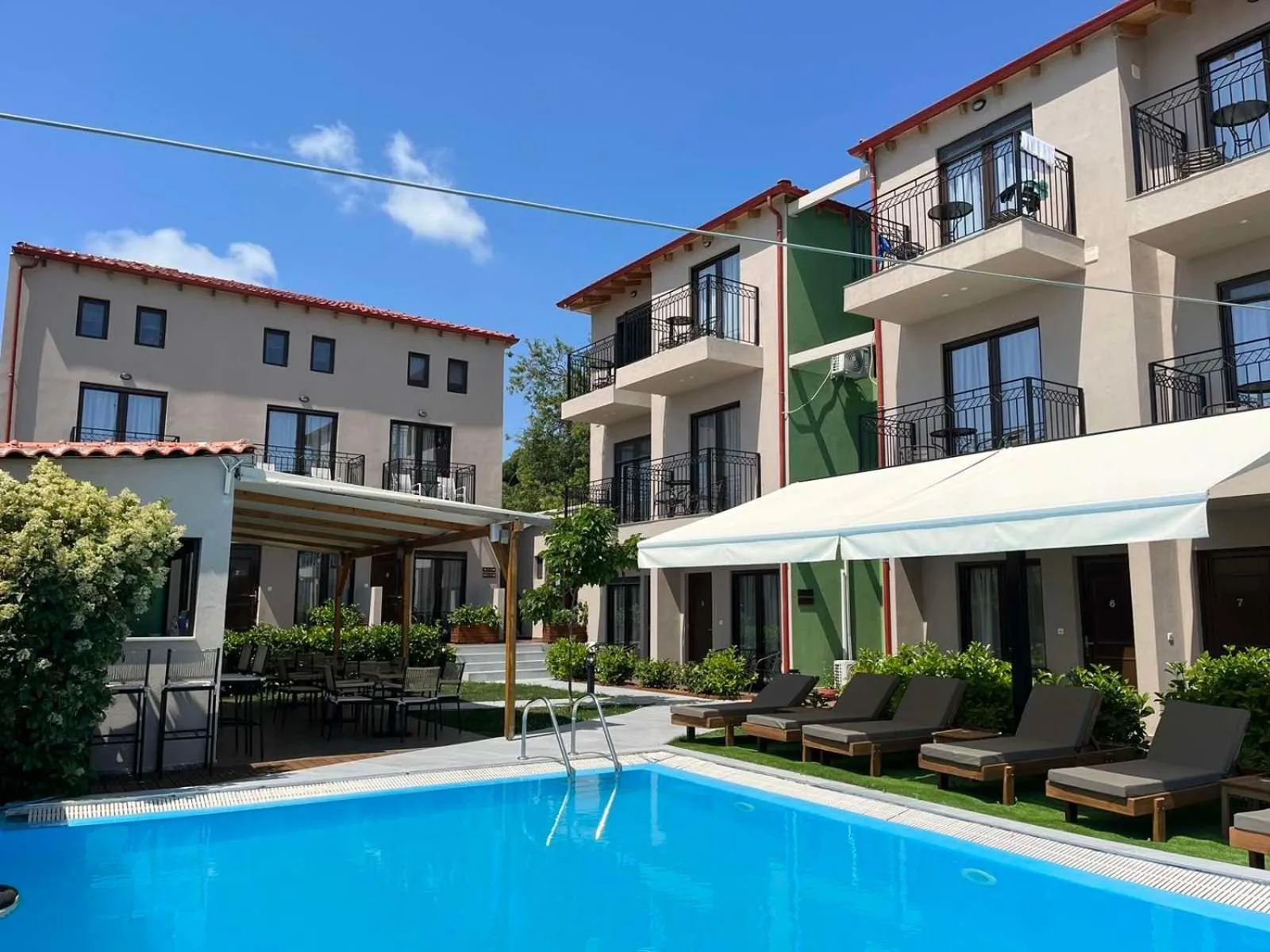Property building in Oro