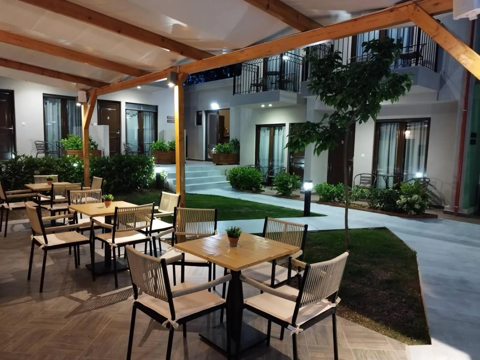 Restaurant/places to eat in Oro