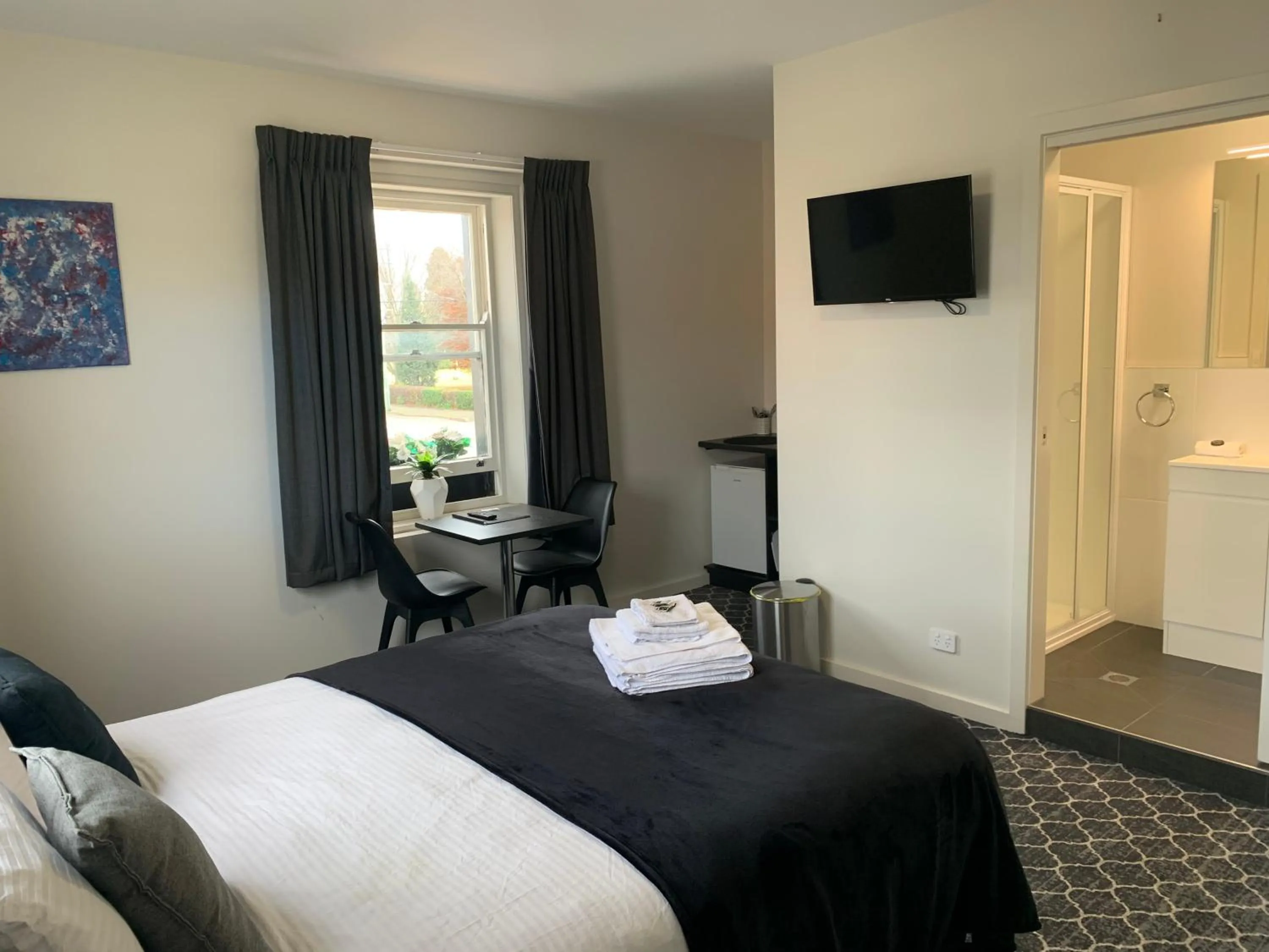 Bed in Queens Arms Hotel