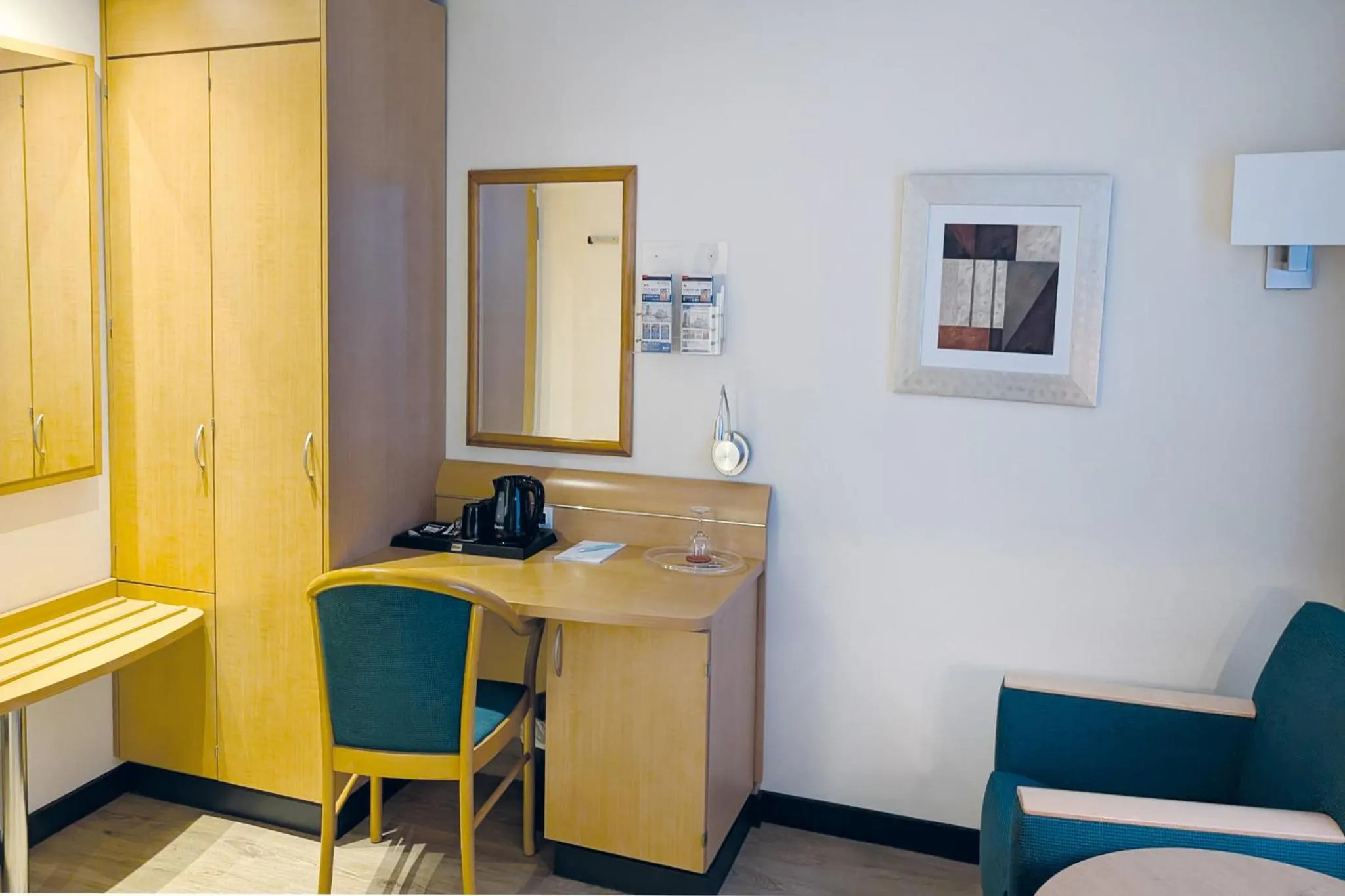 Photo of the whole room in Garner Hotel Hamburg - Wandsbek Marktplatz by IHG