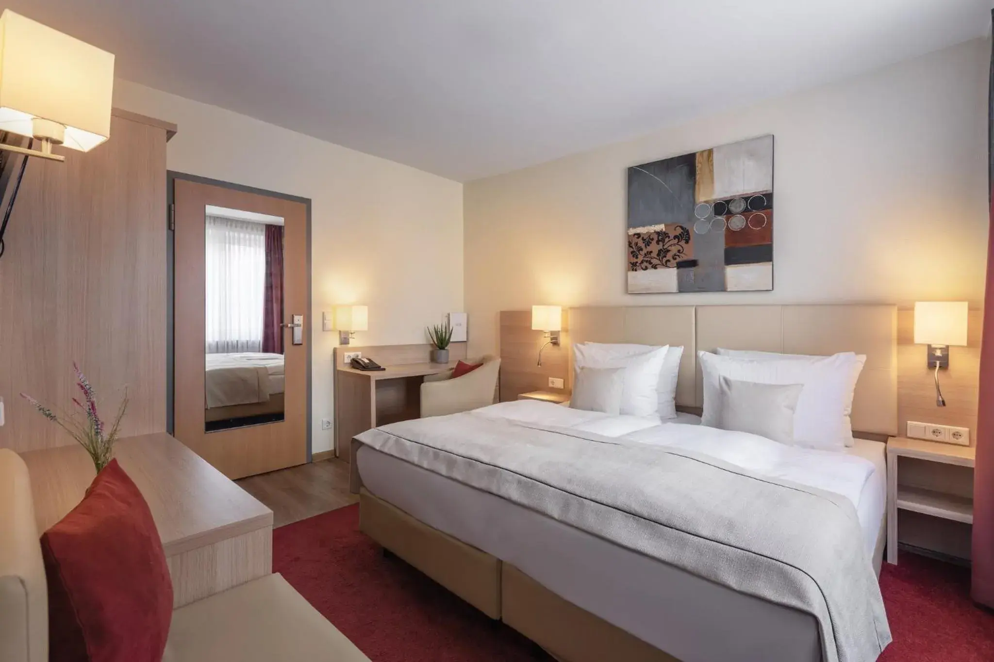 Photo of the whole room, Bed in Garner Hotel Hamburg - Wandsbek Marktplatz by IHG Photo of the whole room, Bed in Garner Hotel Hamburg - Wandsbek Marktplatz by IHG