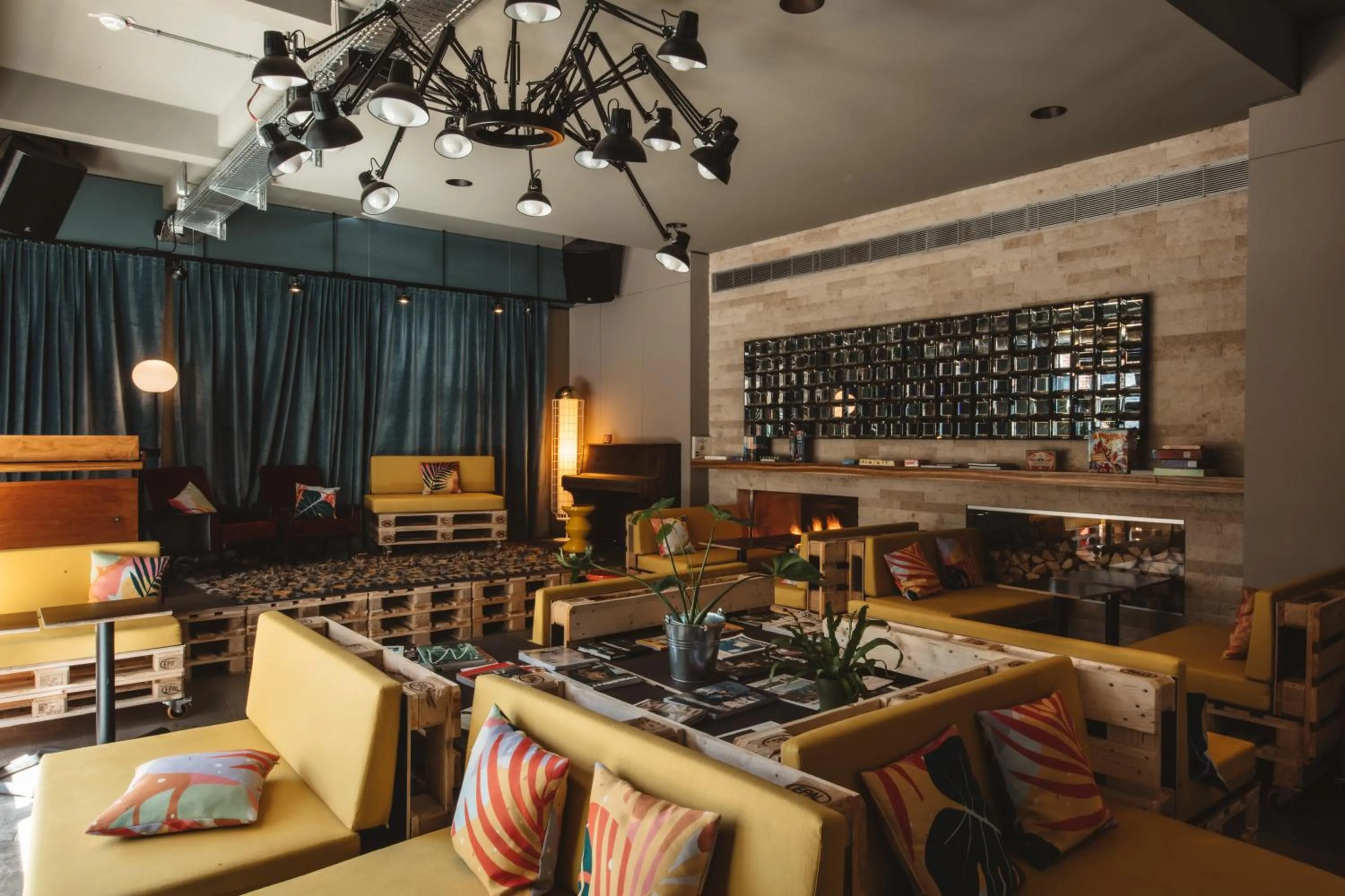 Communal lounge/ TV room in Superbude Hamburg Altona