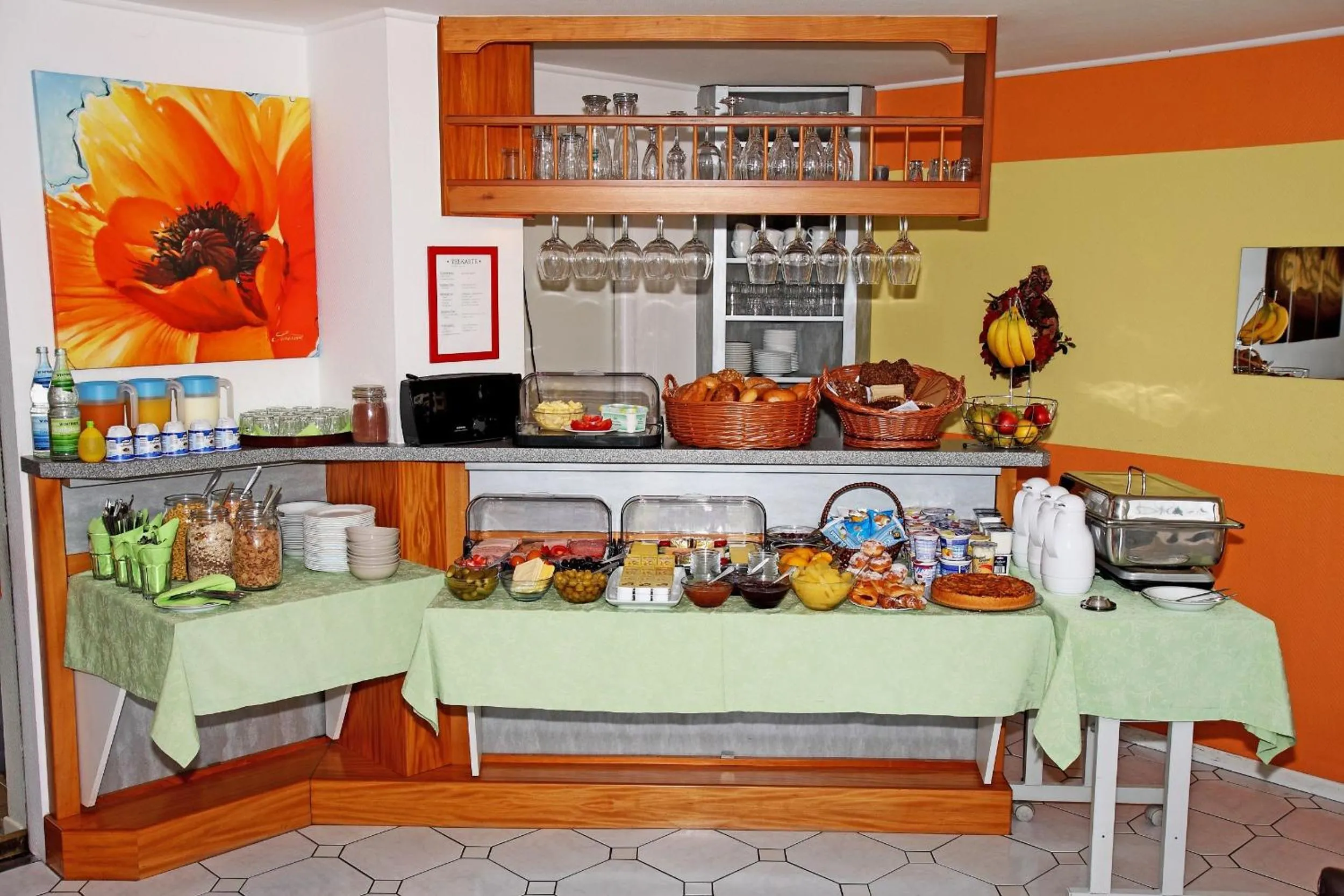 Food and drinks in Europa Hotel City