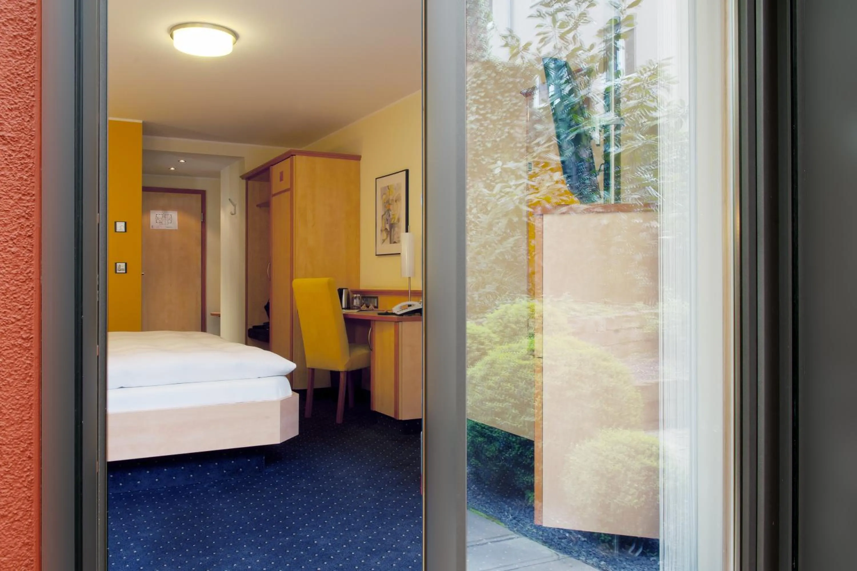 Photo of the whole room, Bed in Hotel Rio Karlsruhe