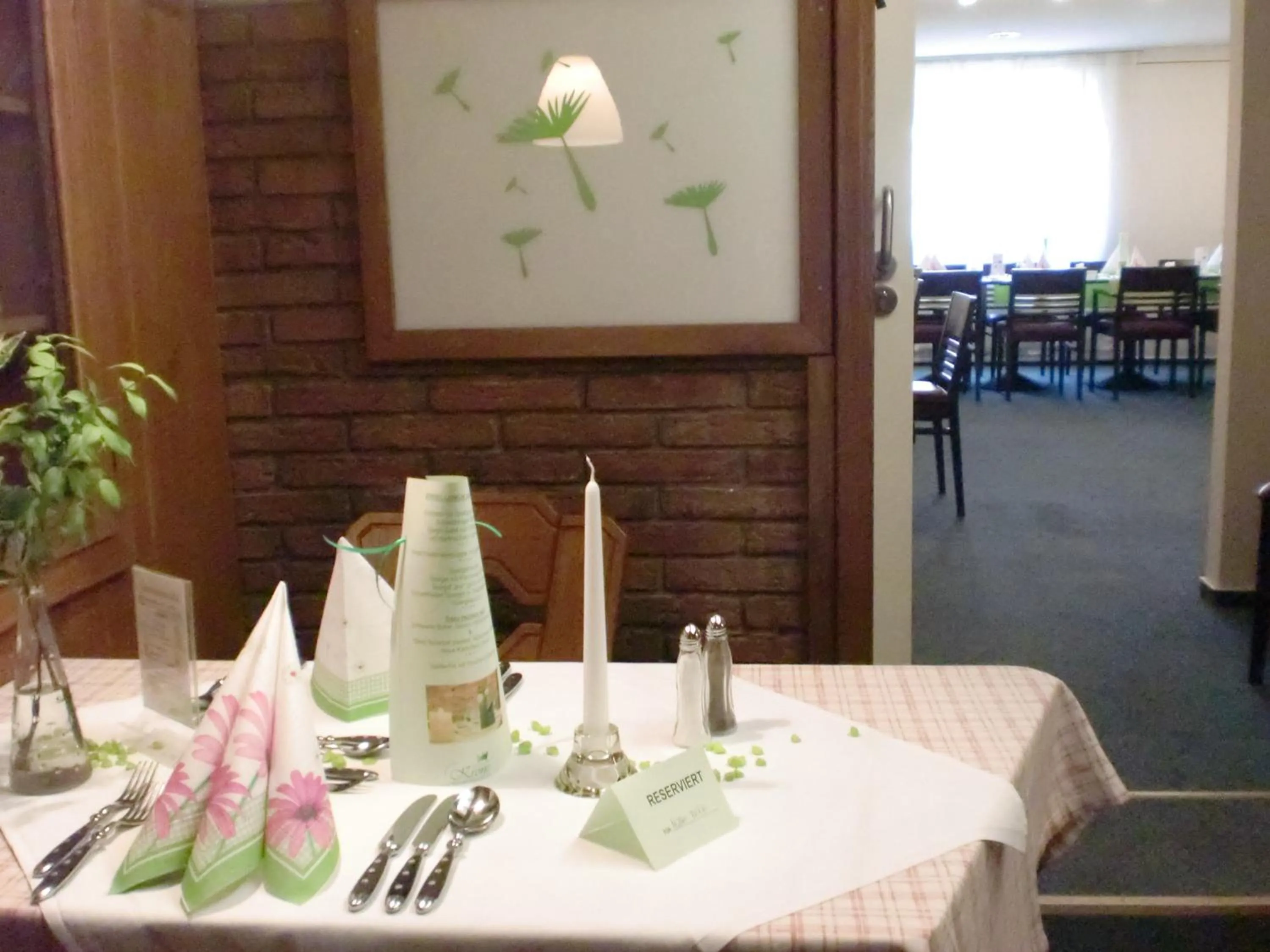 Restaurant/places to eat in Hotel & Gästehaus Krone