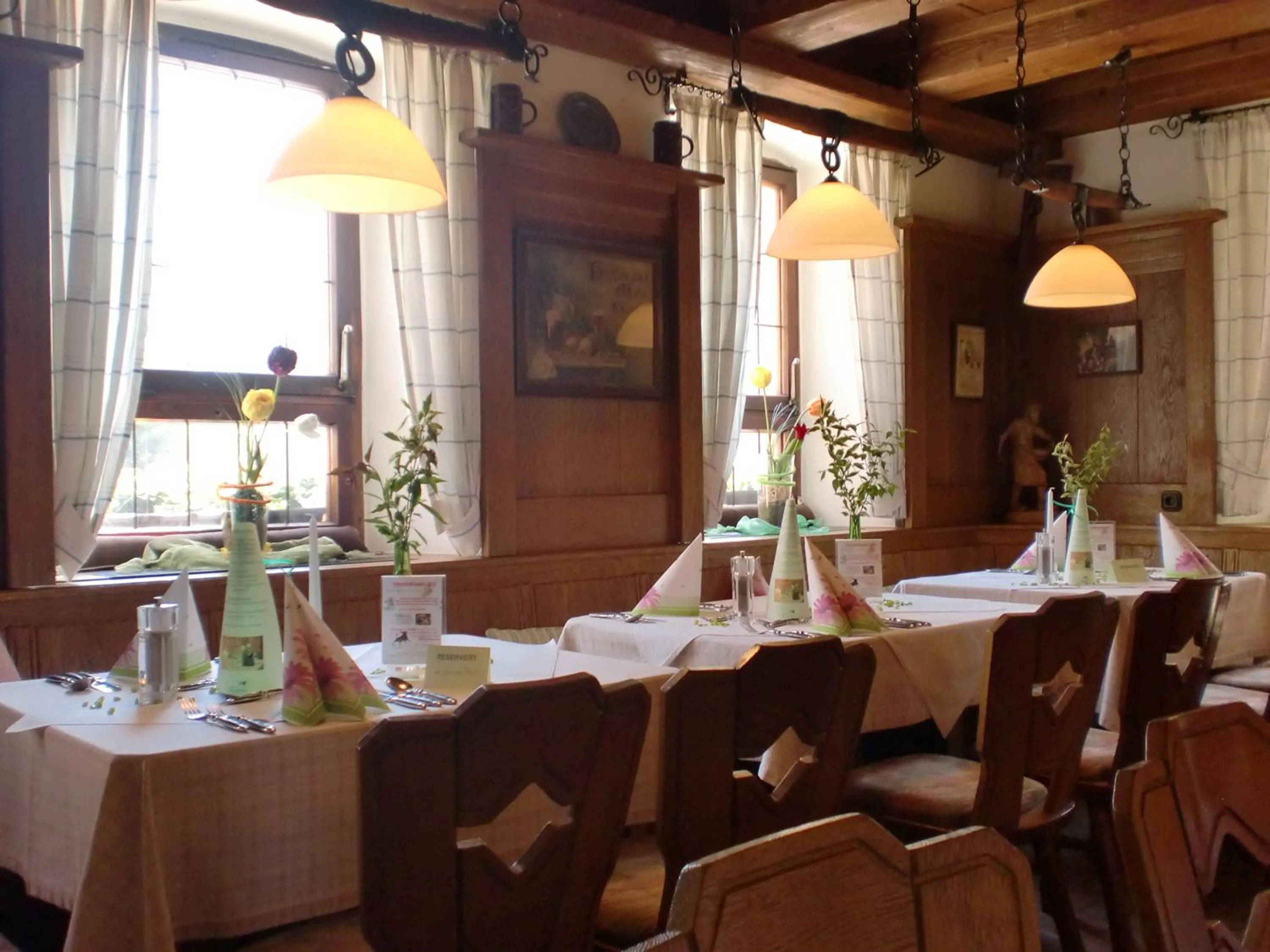 Restaurant/places to eat in Hotel & Gästehaus Krone