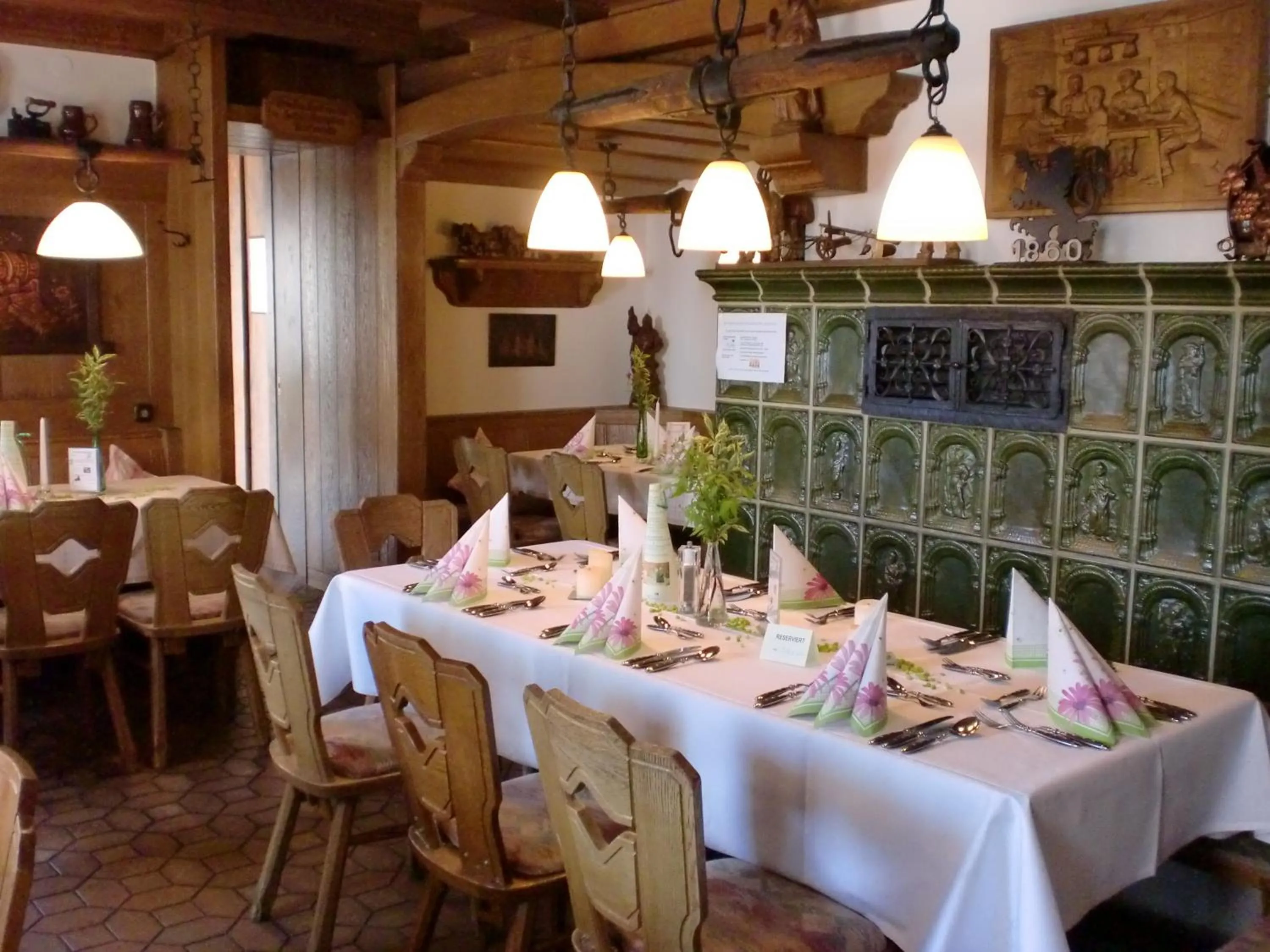 Restaurant/places to eat in Hotel & Gästehaus Krone