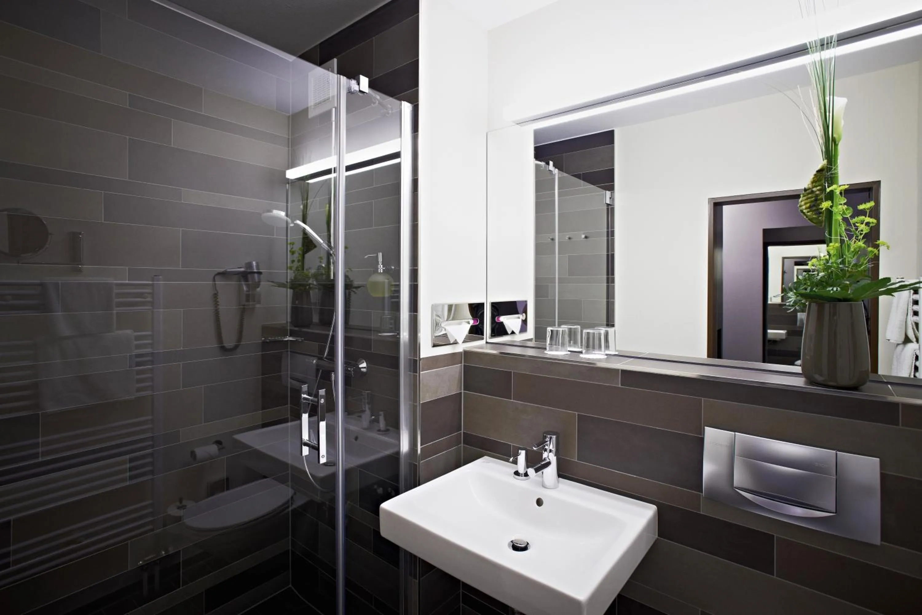 Bathroom in Hotel Zugbrücke Grenzau GmbH