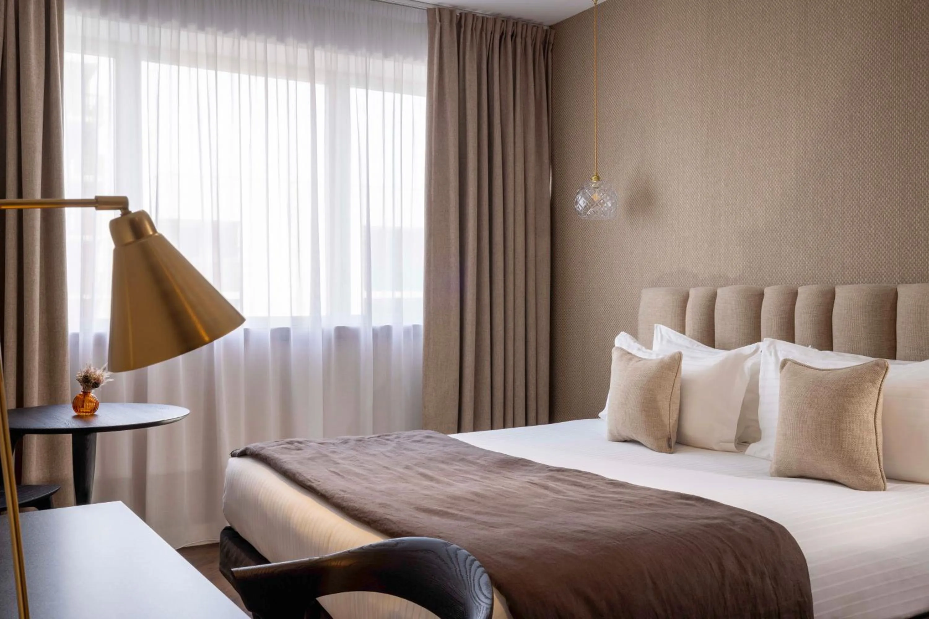 Bed in Best Western Plus Hôtel Isidore