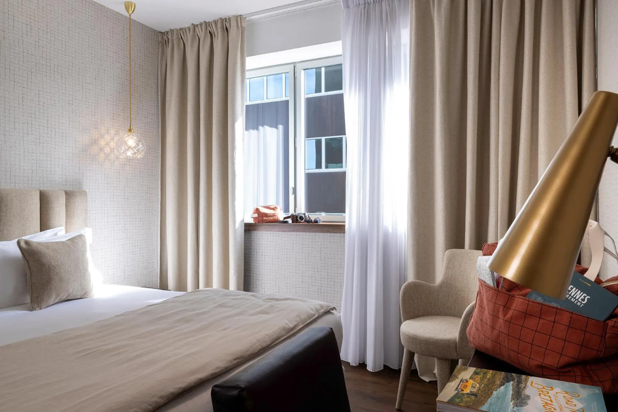 Bed in Best Western Plus Hôtel Isidore