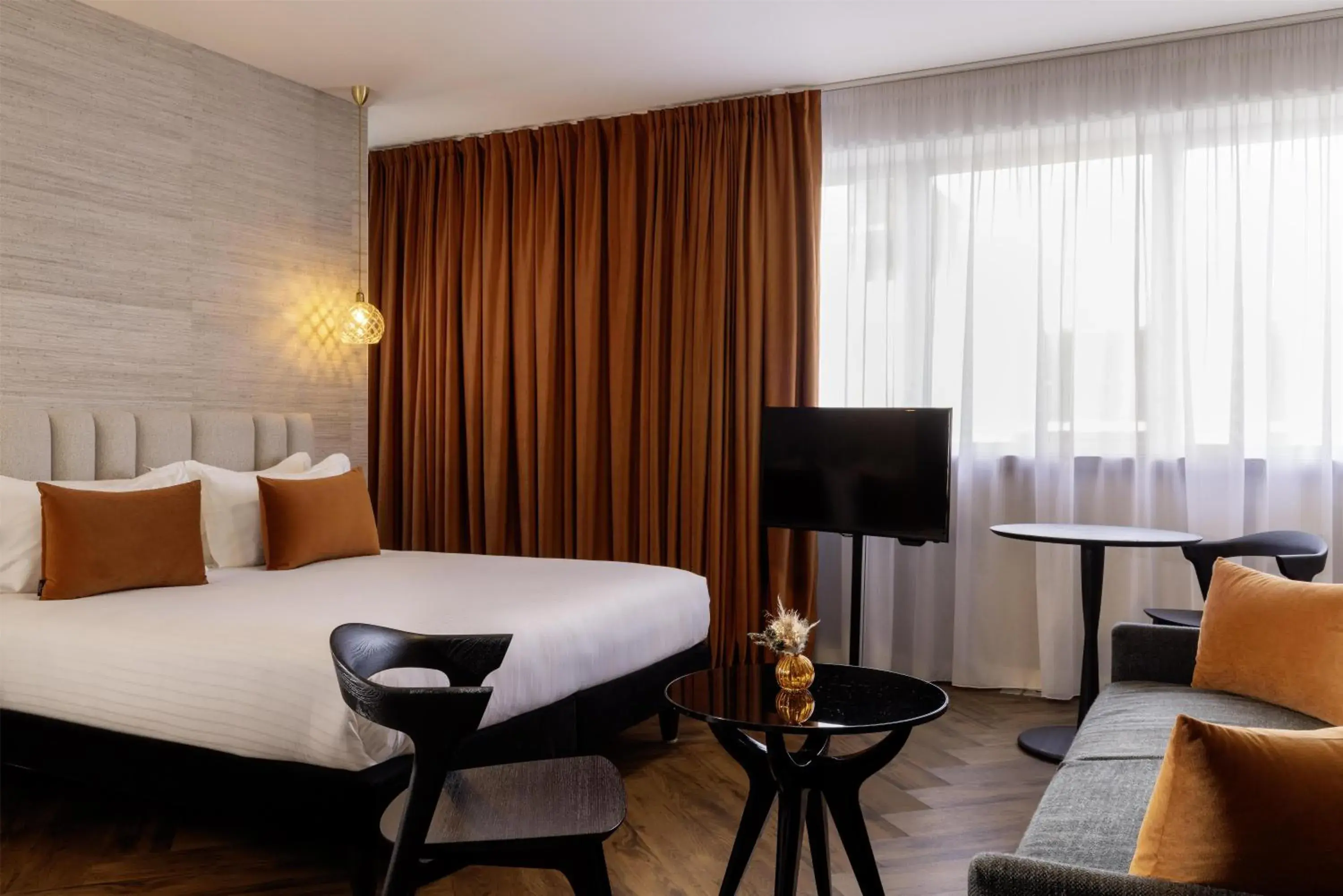 Photo of the whole room, Bed in Best Western Plus Hôtel Isidore Photo of the whole room, Bed in Best Western Plus Hôtel Isidore