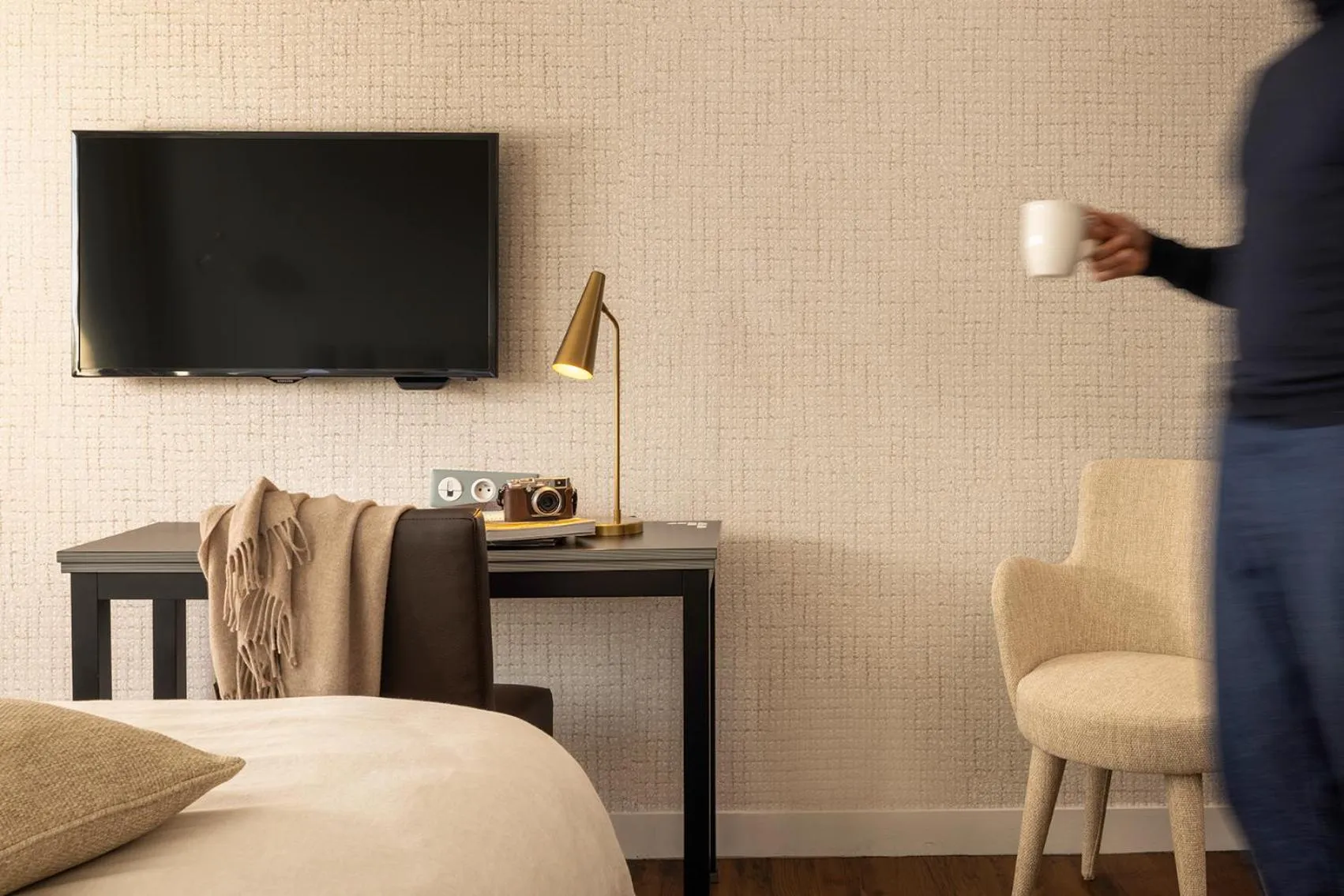 TV and multimedia, Bed in Best Western Plus Hôtel Isidore