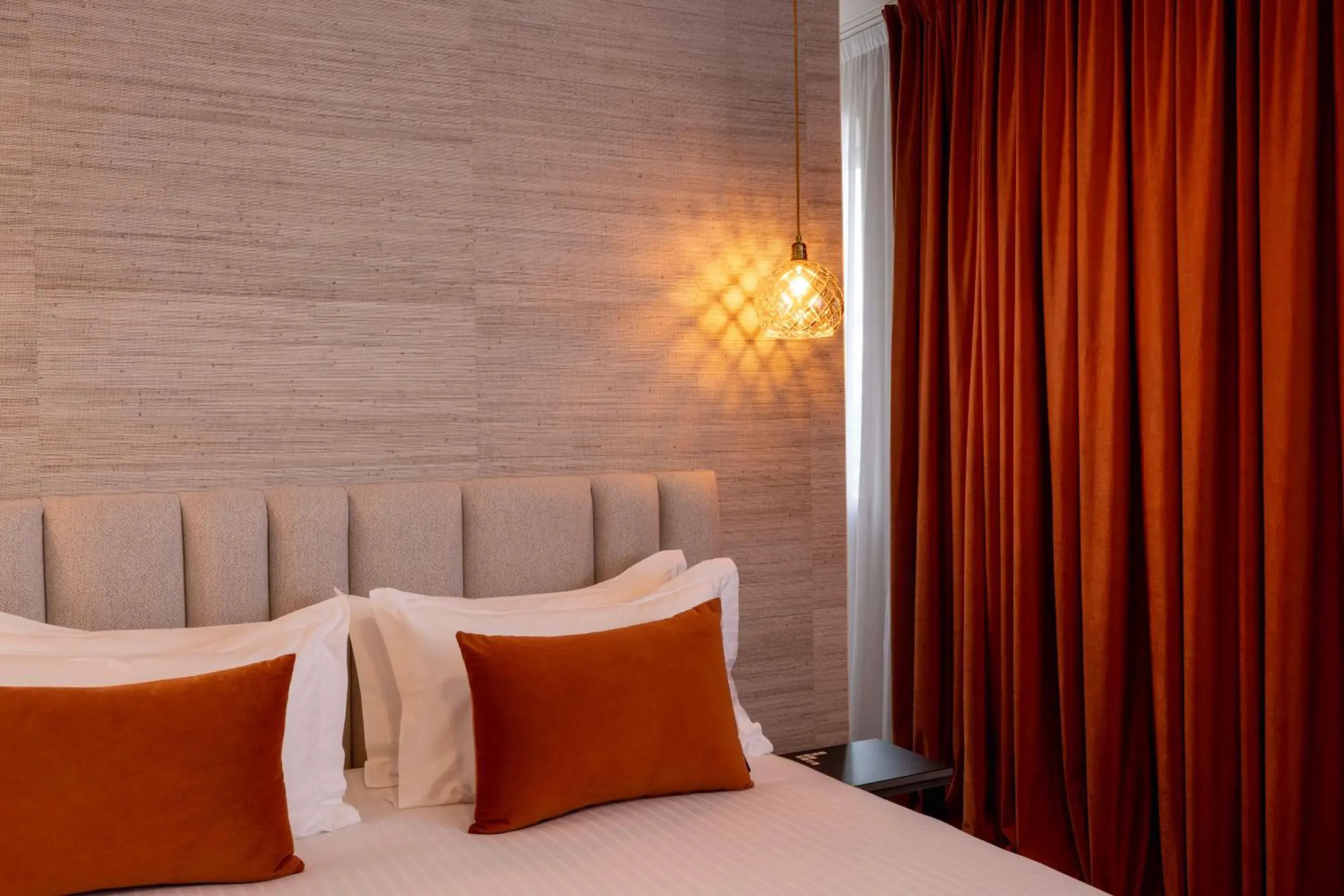 Bed in Best Western Plus Hôtel Isidore Bed in Best Western Plus Hôtel Isidore