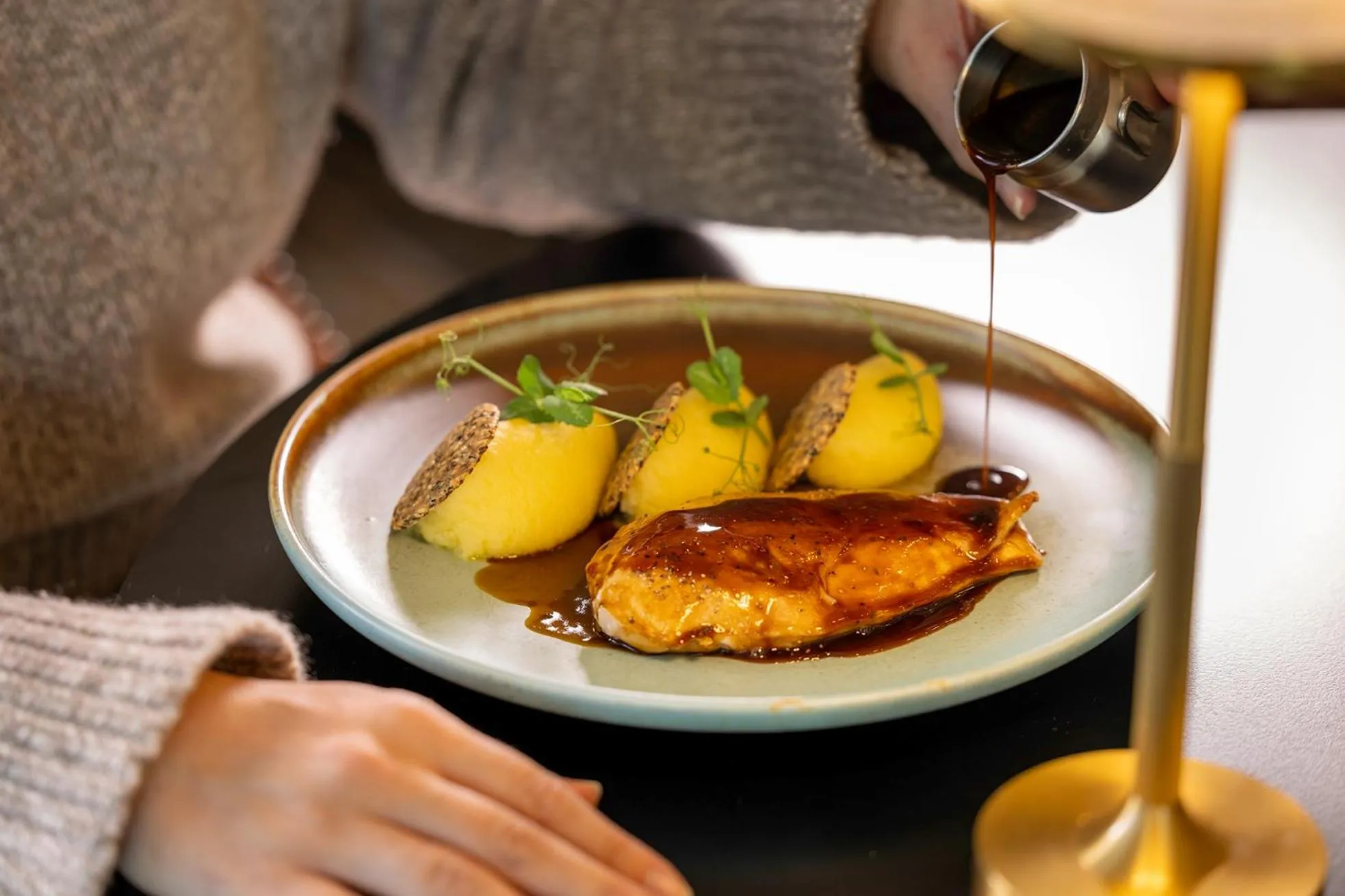 Food and drinks in Best Western Plus Hôtel Isidore