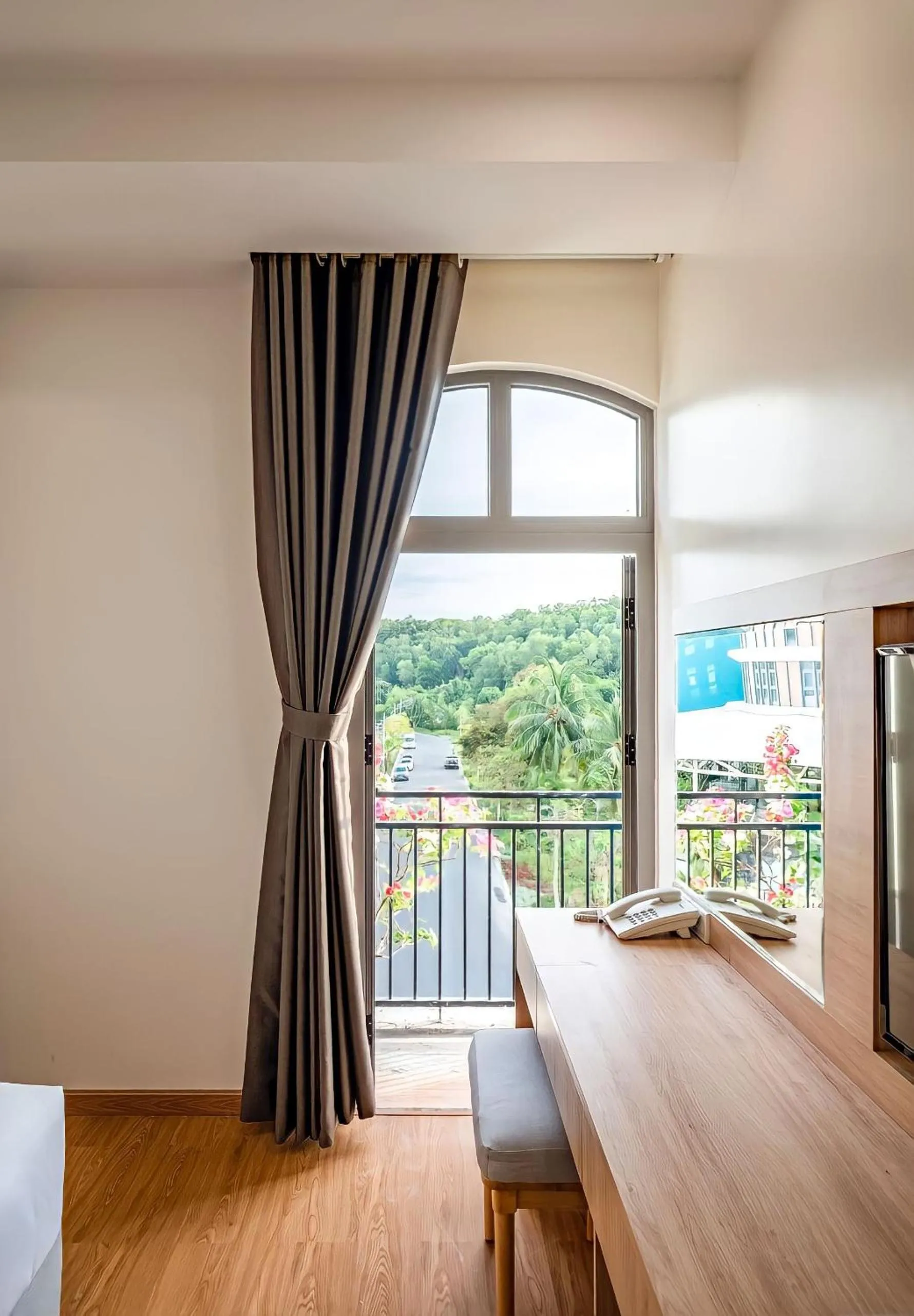 Balcony/Terrace, Bed in Ann Hotel & Spa Khem Beach PQ