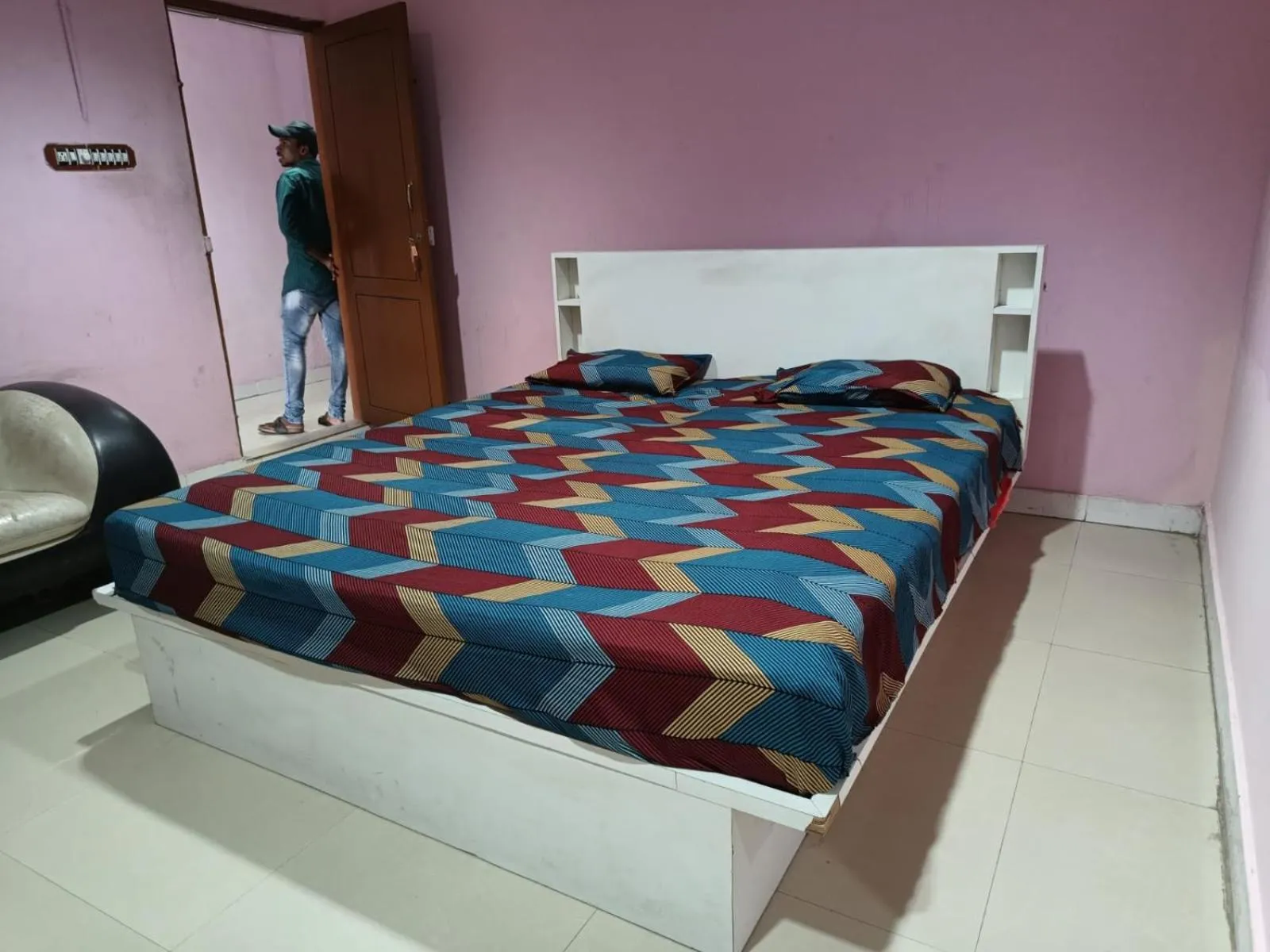 Bed in Harisuns Plaza