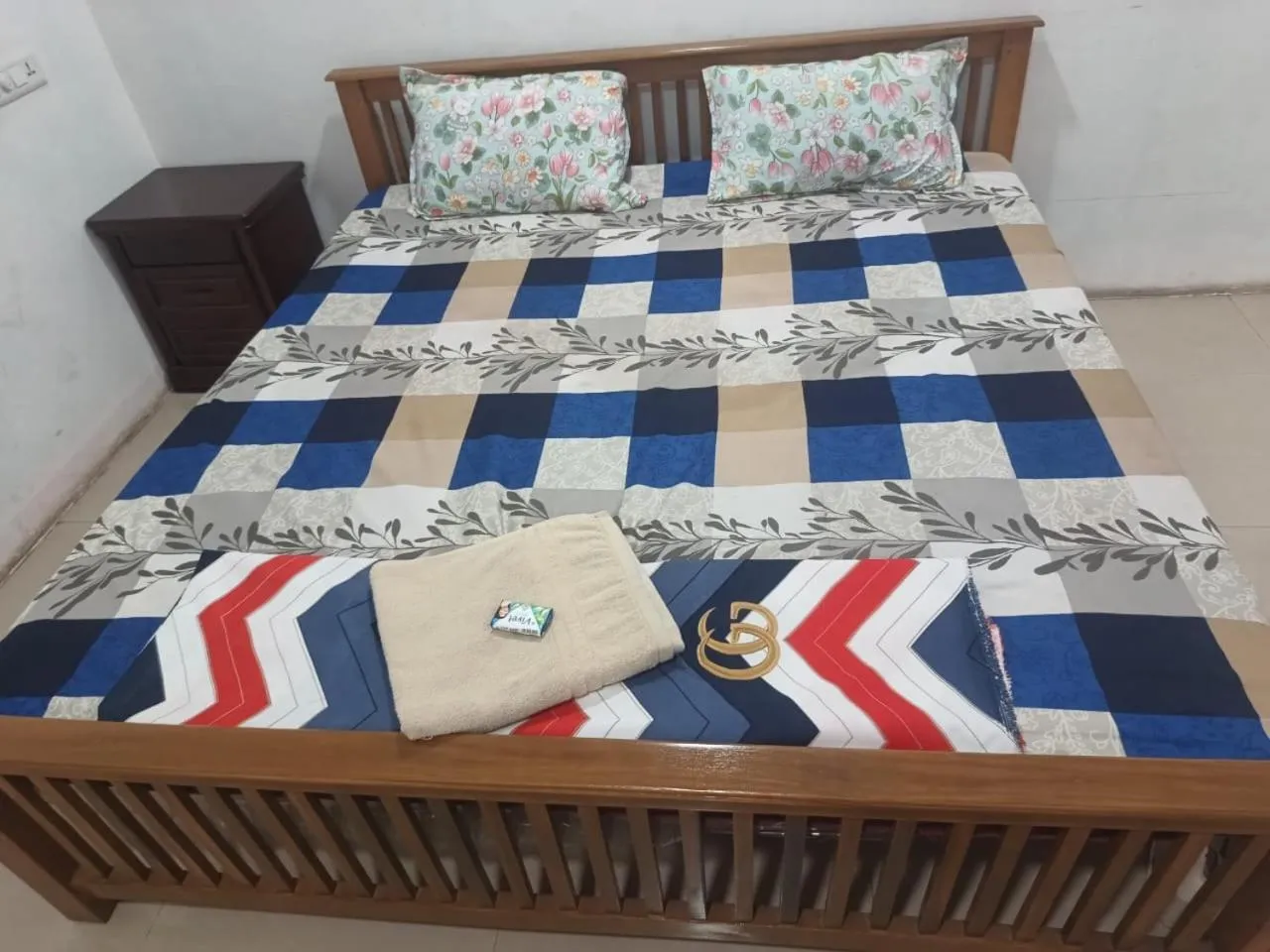 Bed in Harisuns Plaza