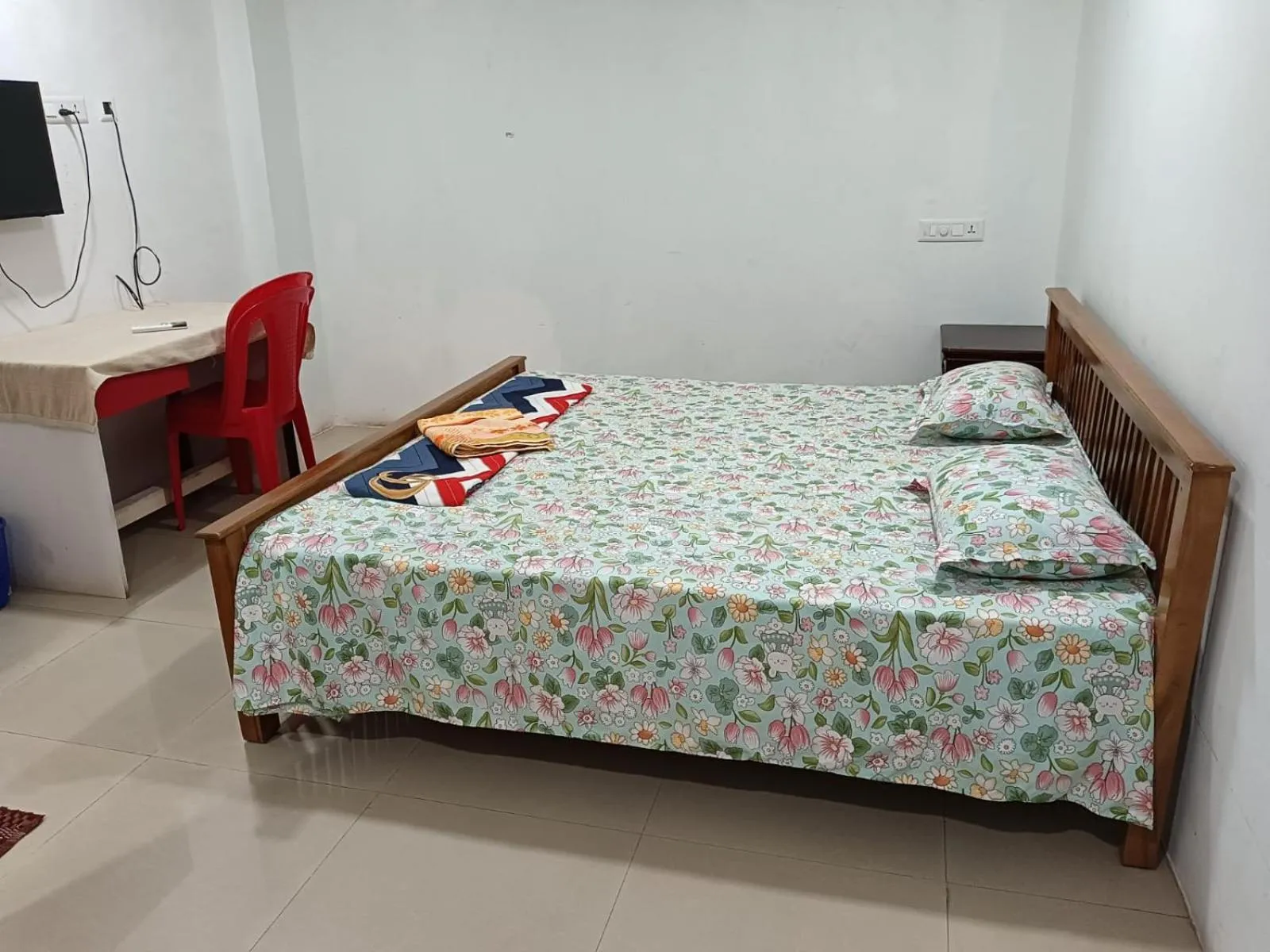 Bed in Harisuns Plaza