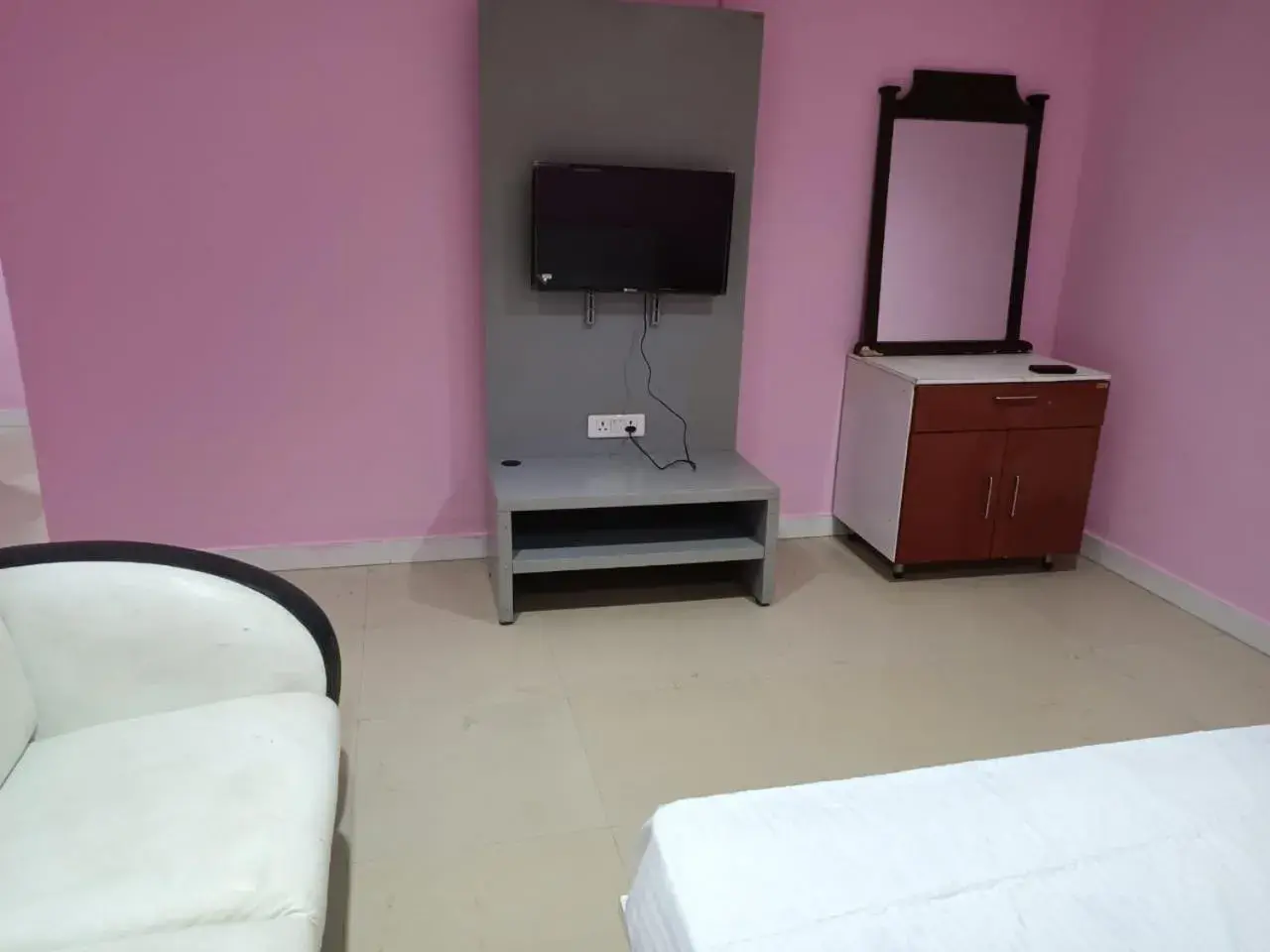 Budget Double Room in Harisuns Plaza Budget Double Room in Harisuns Plaza