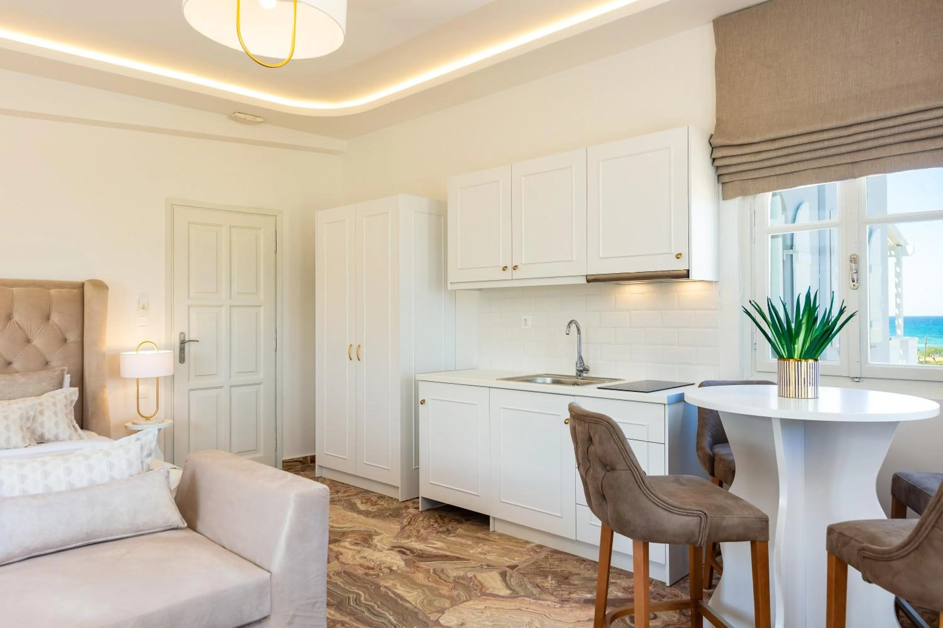 Seating area in Pinelopi Beach Suites