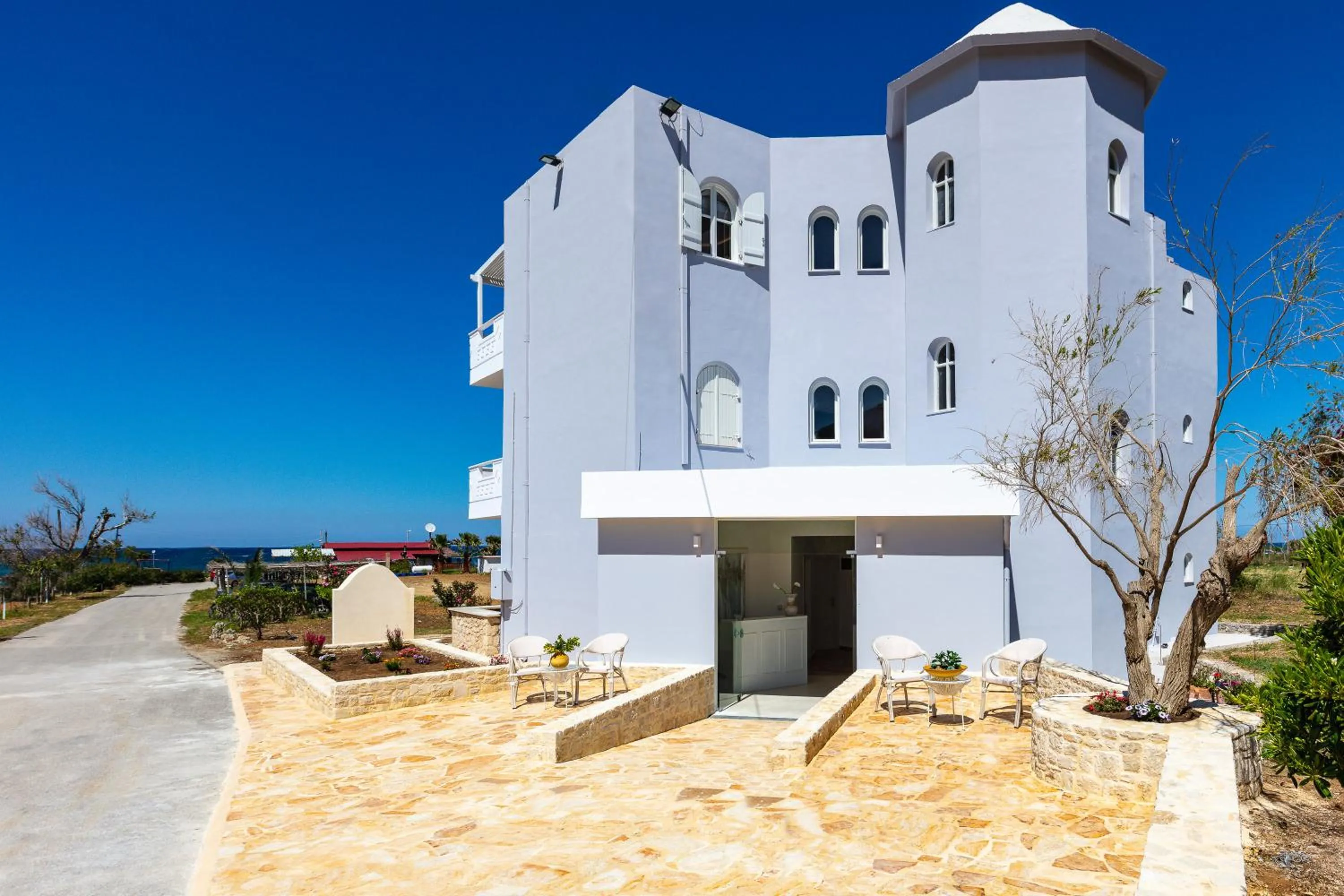 Property building in Pinelopi Beach Suites