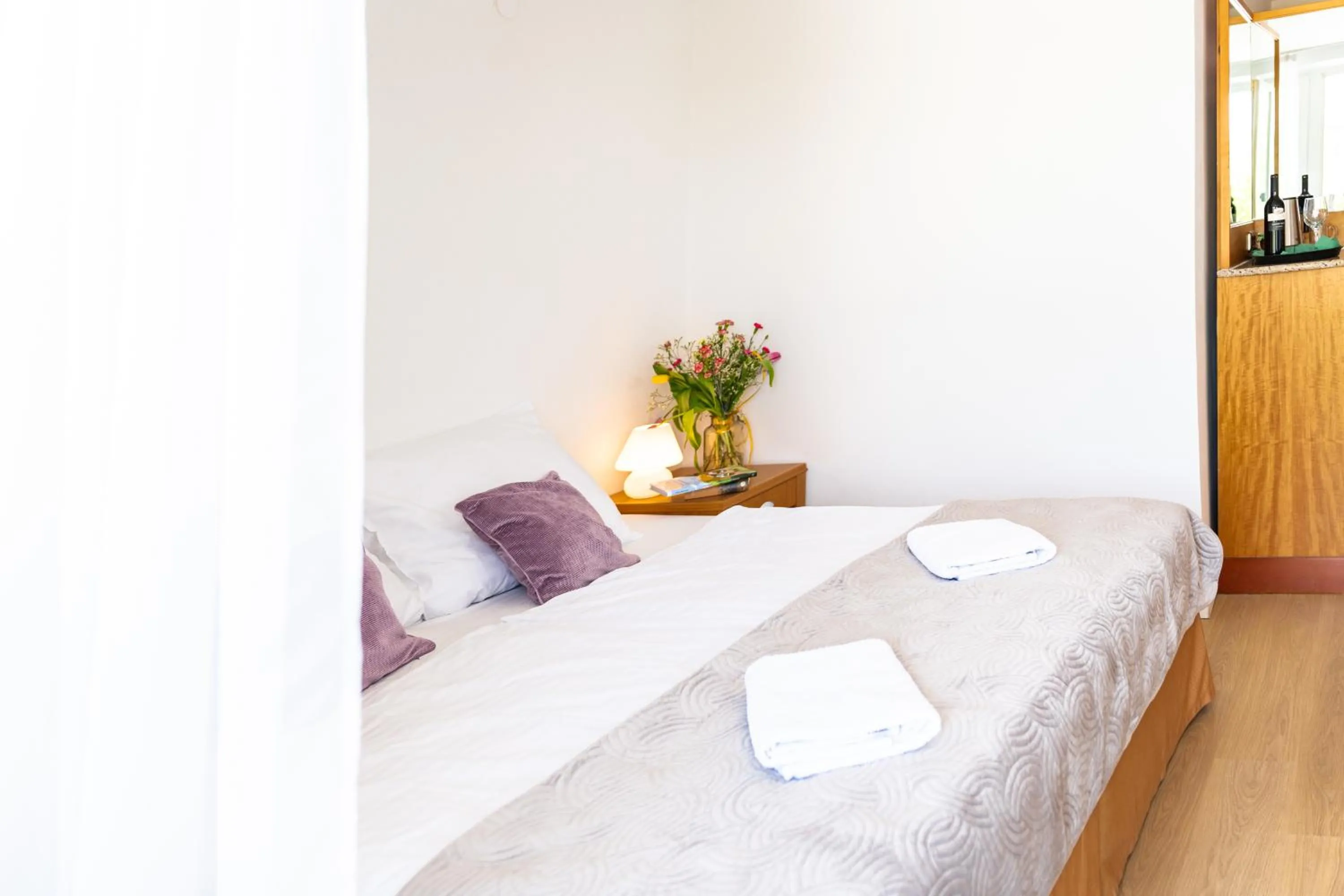 Photo of the whole room, Bed in Willa Amelia