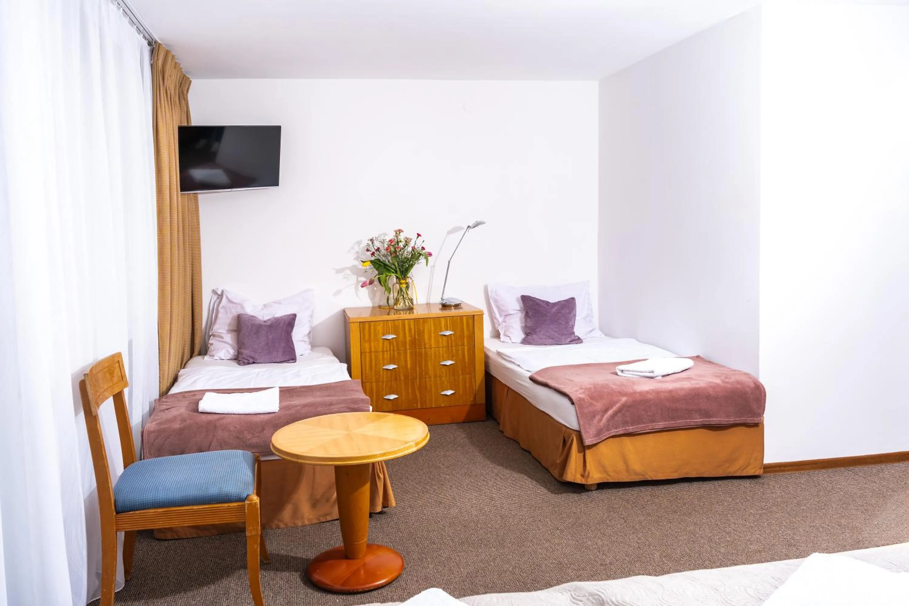 Photo of the whole room, Bed in Willa Amelia