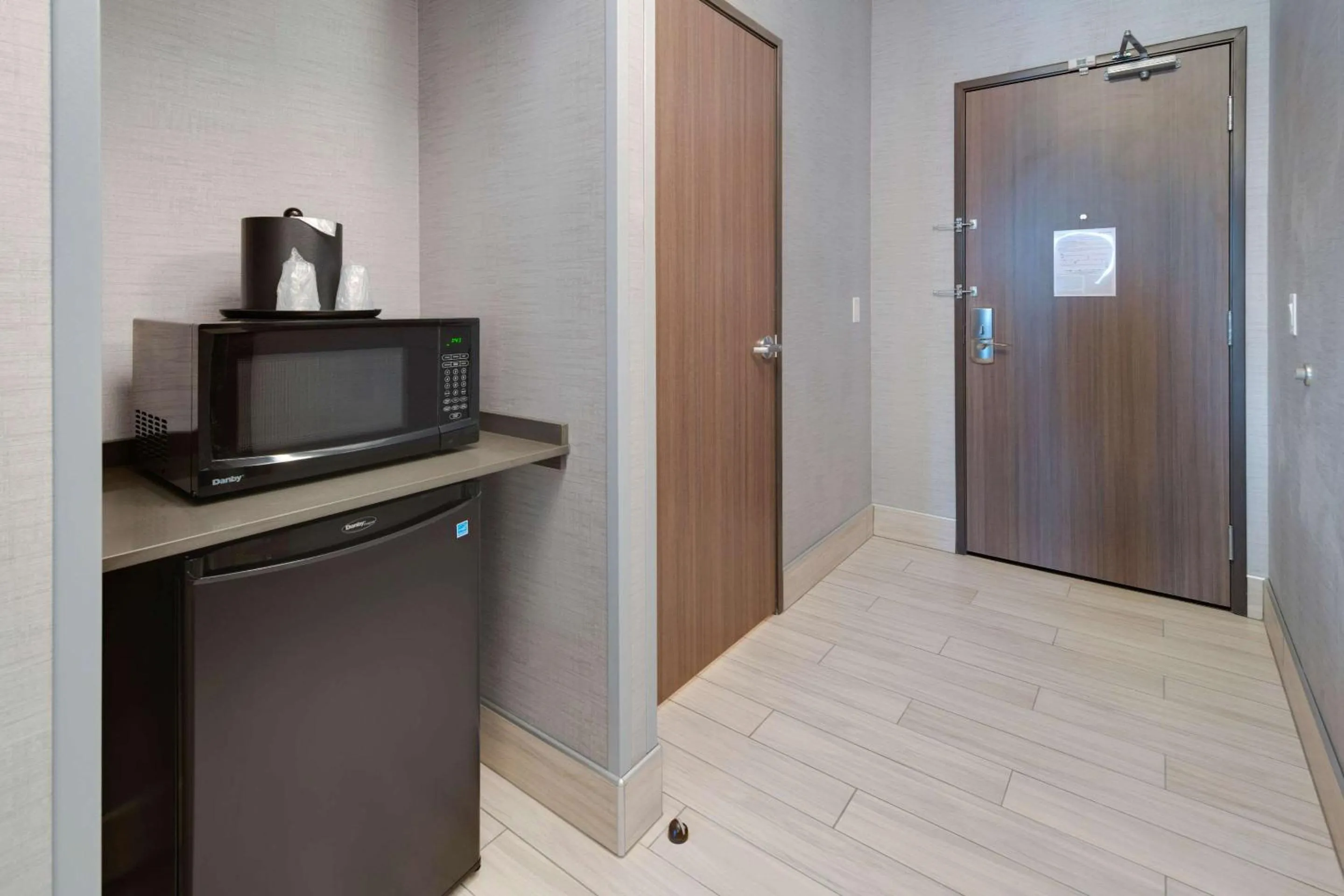 Photo of the whole room in Comfort Suites Kennewick at Southridge