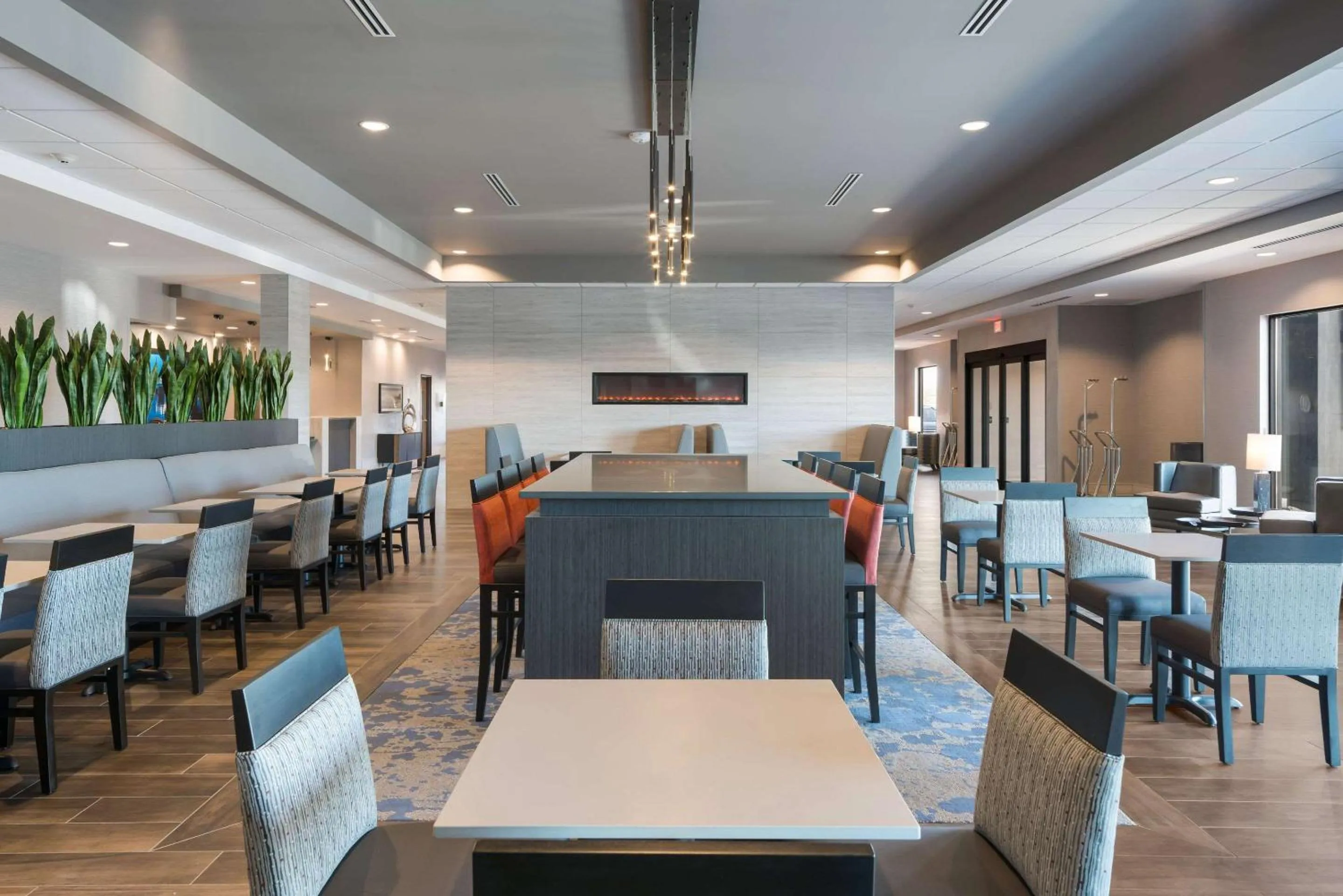 Restaurant/places to eat in Comfort Suites Kennewick at Southridge