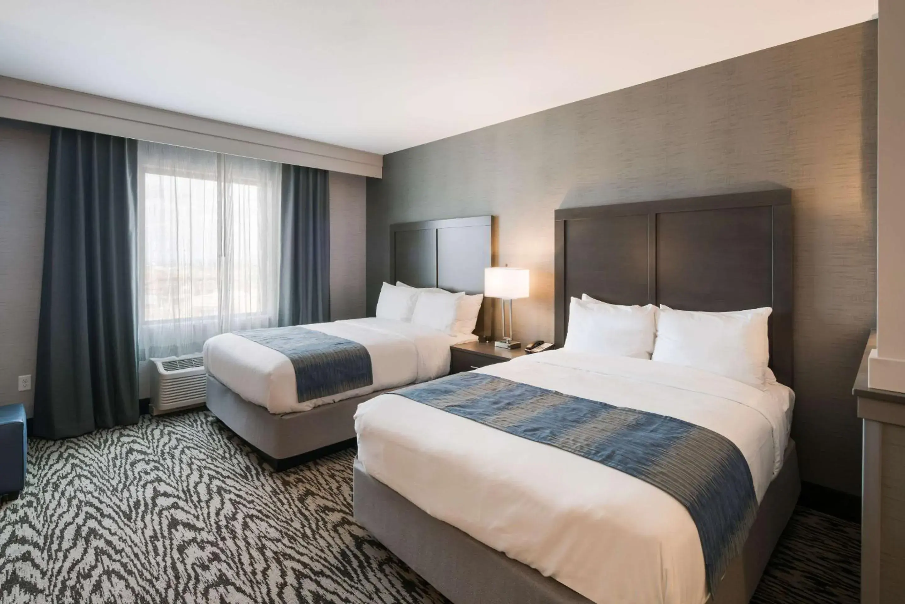 Photo of the whole room, Bed in Comfort Suites Kennewick at Southridge Photo of the whole room, Bed in Comfort Suites Kennewick at Southridge